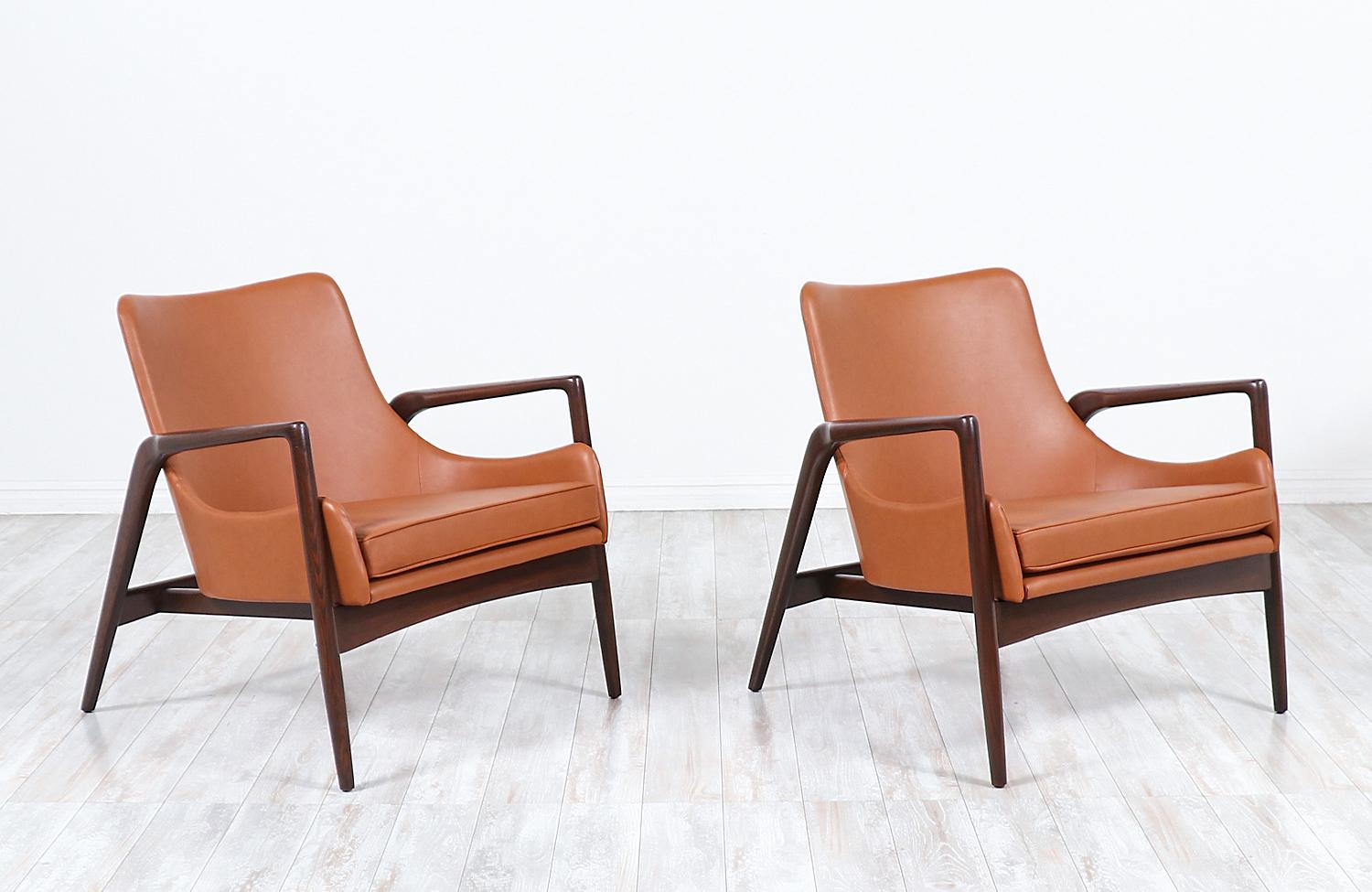 Mid-Century Modern Ib Kofod-Larsen Leather Sculpted Lounge Chairs for Selig