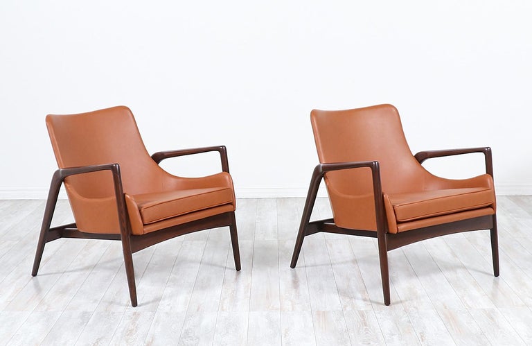 Mid-Century Modern Ib Kofod-Larsen Leather Sculpted Lounge Chairs for Selig For Sale