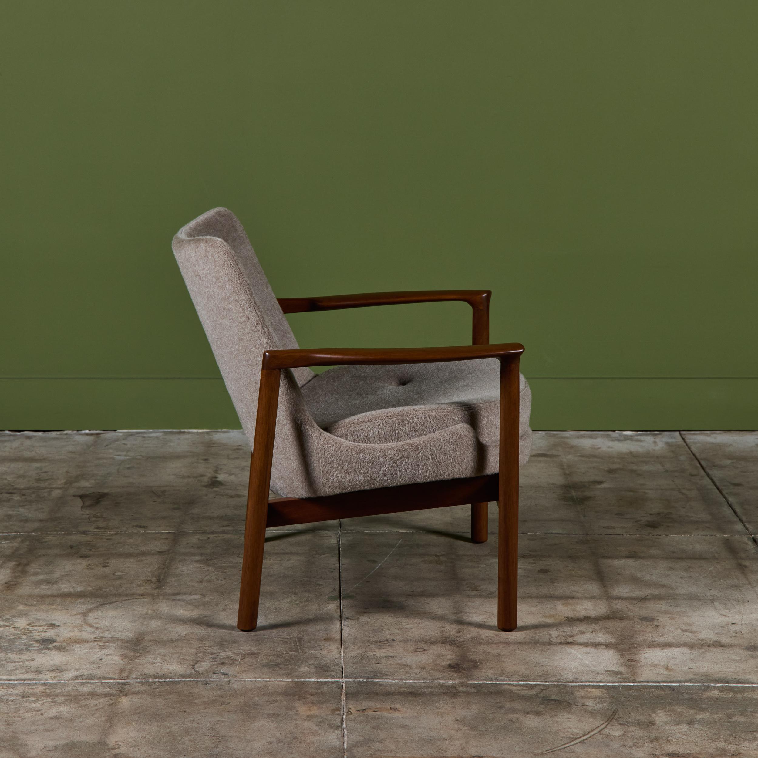 Ib Kofod-Larsen Lounge Chair In Good Condition For Sale In Los Angeles, CA