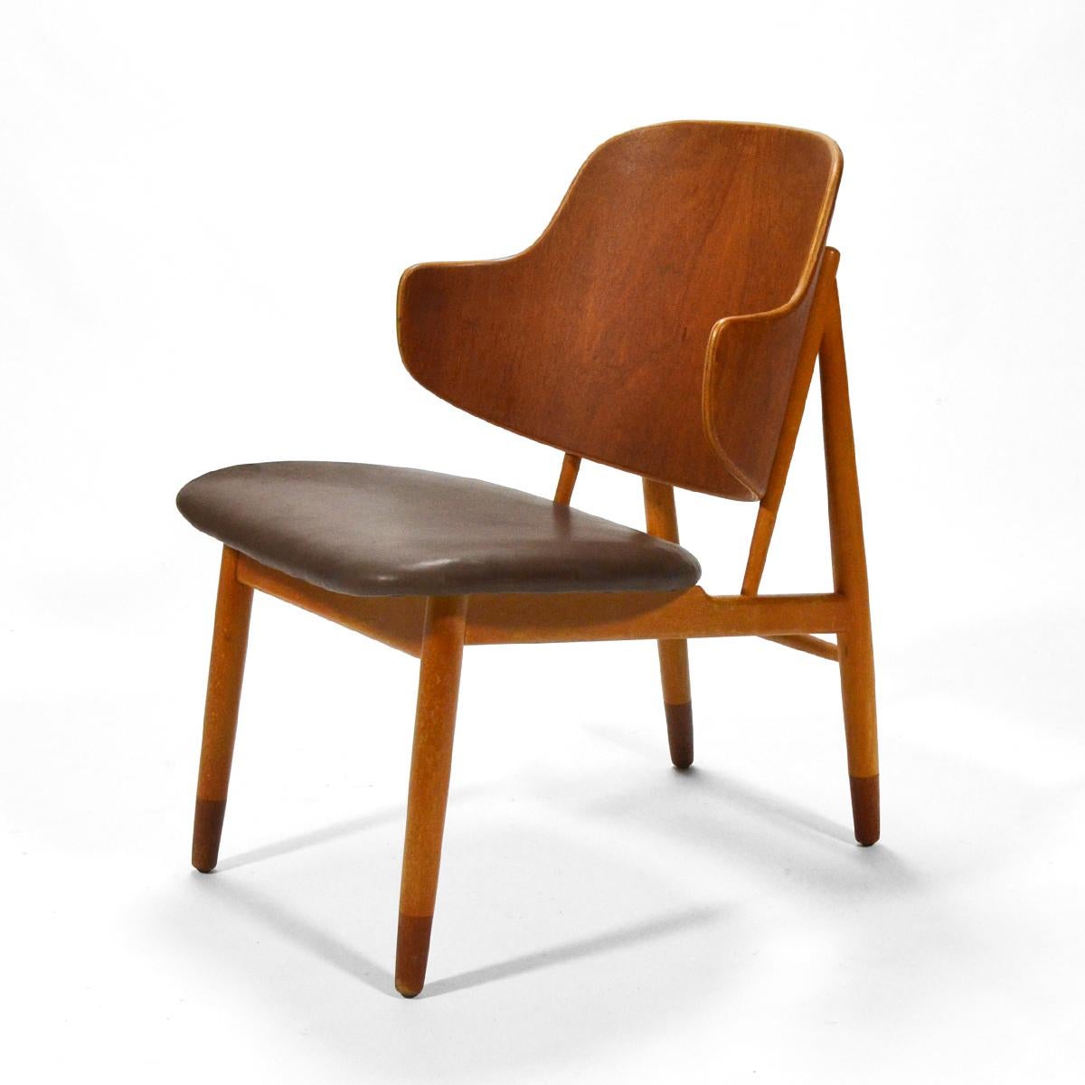 Scandinavian Modern Ib Kofod-Larsen Lounge Chair in Teak and Birch