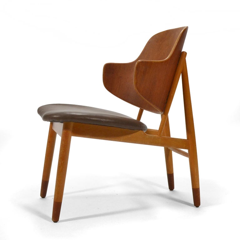 Ib Kofod-Larsen Lounge Chair in Teak and Birch In Good Condition For Sale In Highland, IN