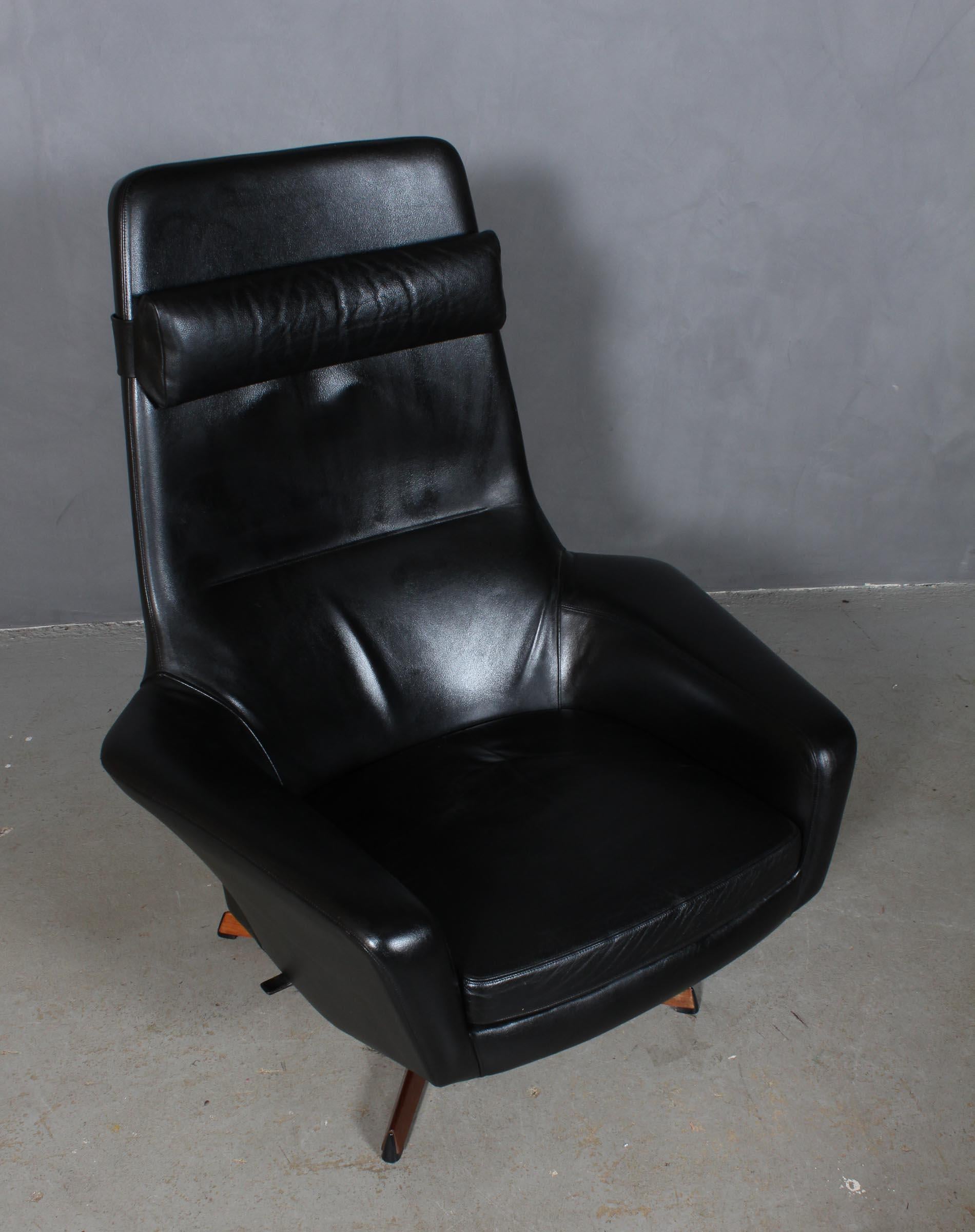 Ib Kofod-Larsen Lounge Chair with Ottoman In Excellent Condition In Esbjerg, DK