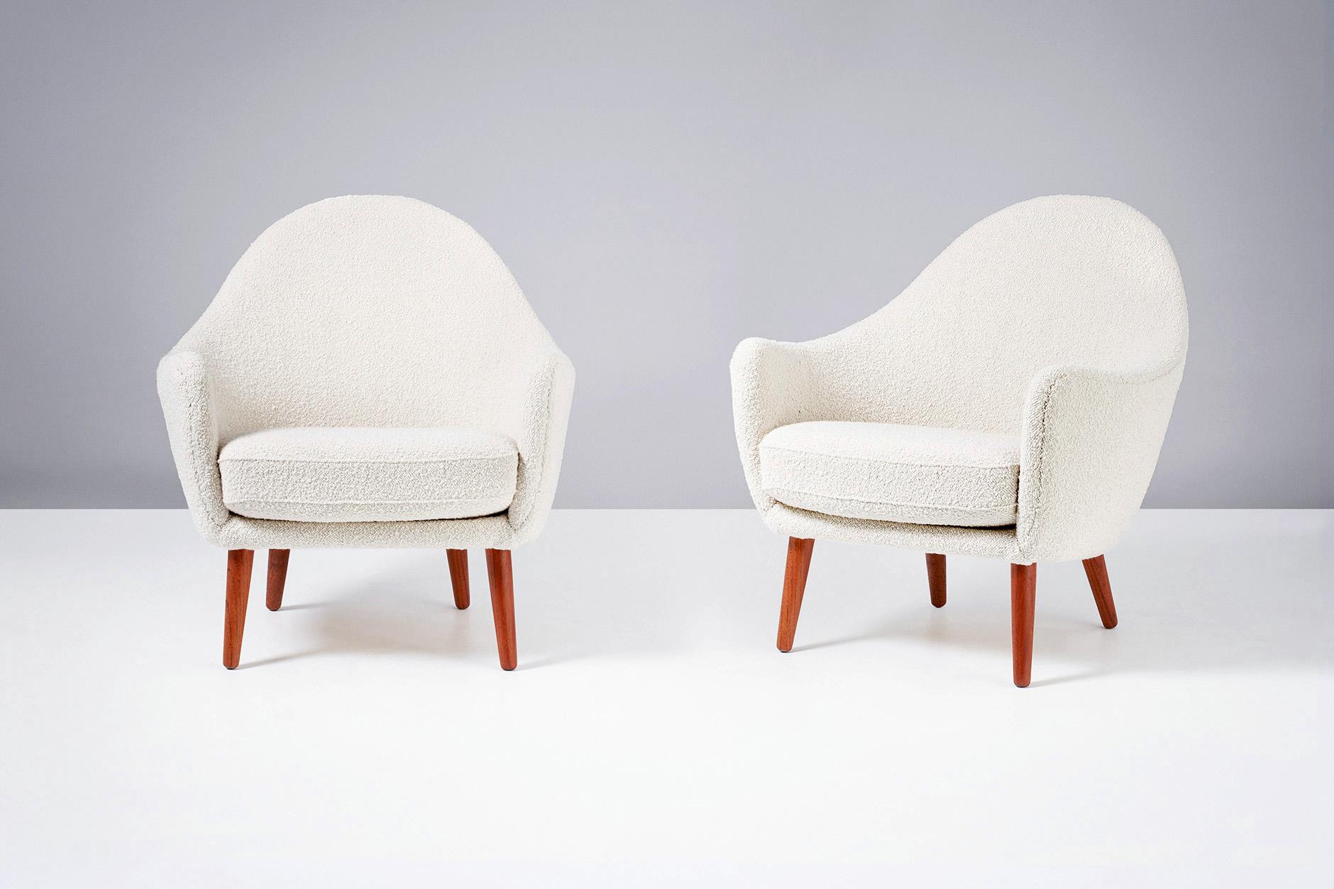 Ib Kofod-Larsen (attribute)

Lounge chairs, 1960s

Lounge chairs attributed to Ib Kofod-Larsen, circa 1960s, Denmark. Turned teak legs with seats and sprung cushions reupholstered in Dedar Boucle wool fabric.