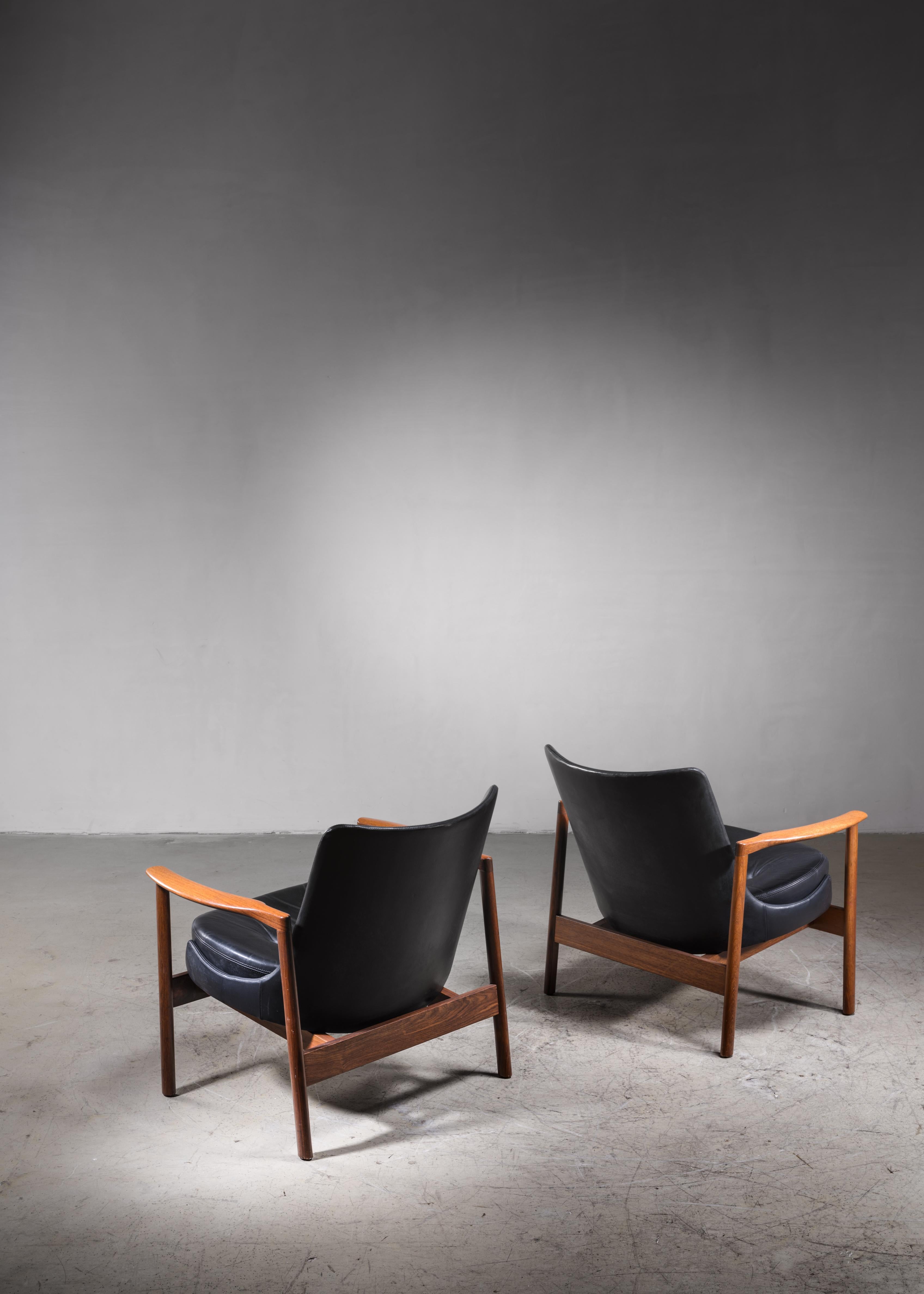 Scandinavian Modern Ib Kofod-Larsen lounge Chairs, Denmark, 1970s For Sale