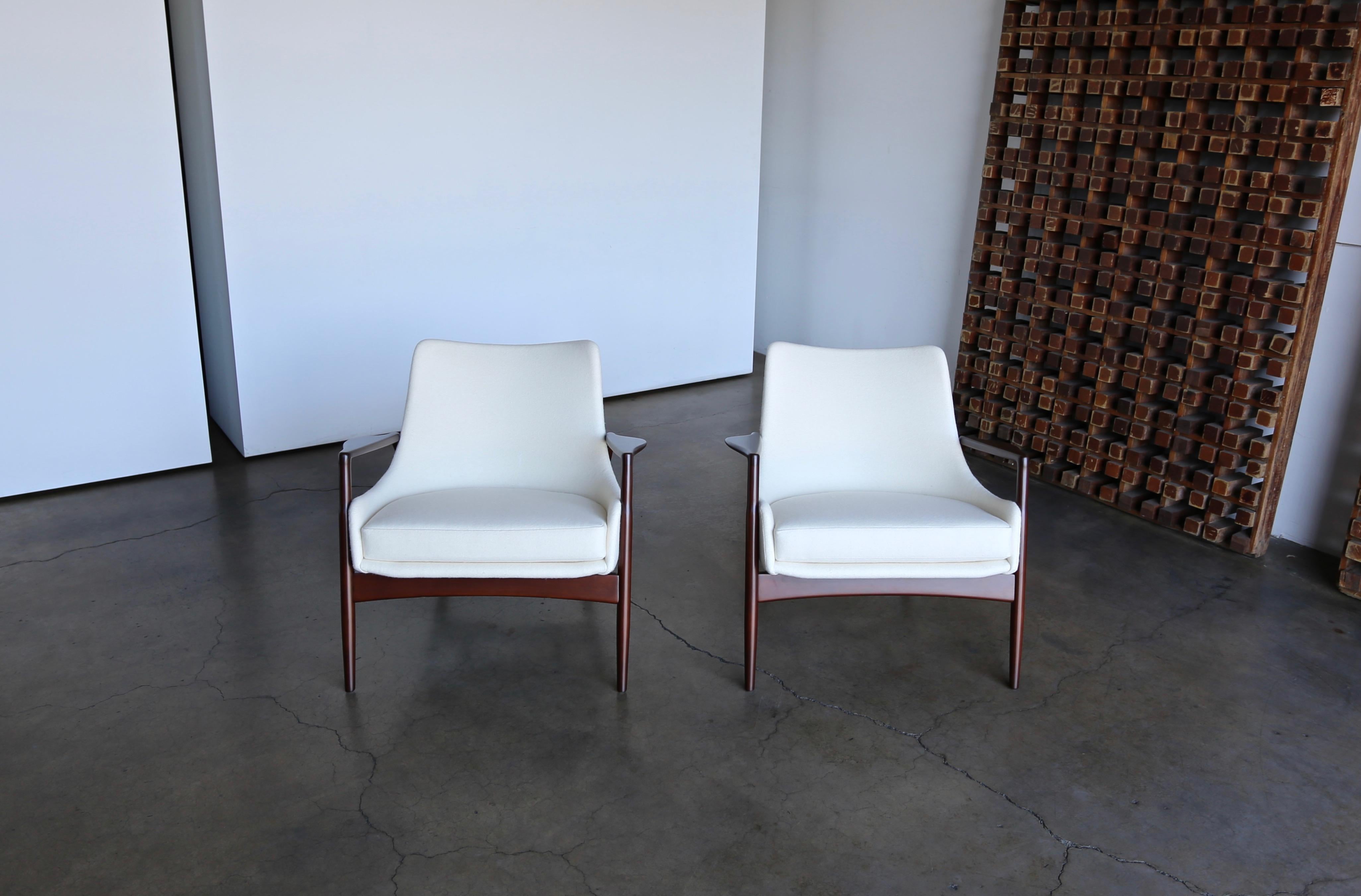 Ib Kofod-Larsen Lounge Chairs for Selig, circa 1955 1