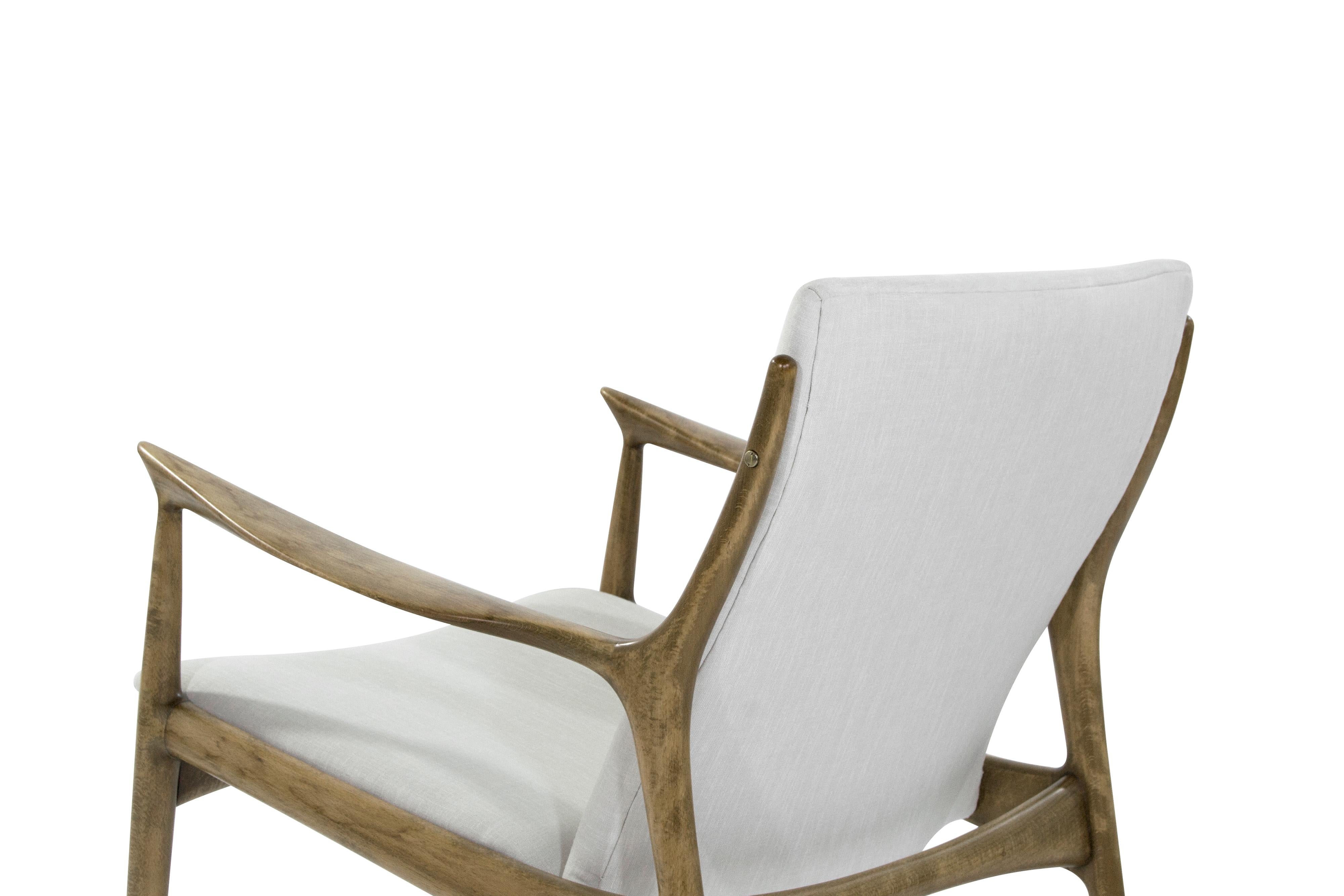 Ib Kofod-Larsen Lounge Chairs in Linen 3