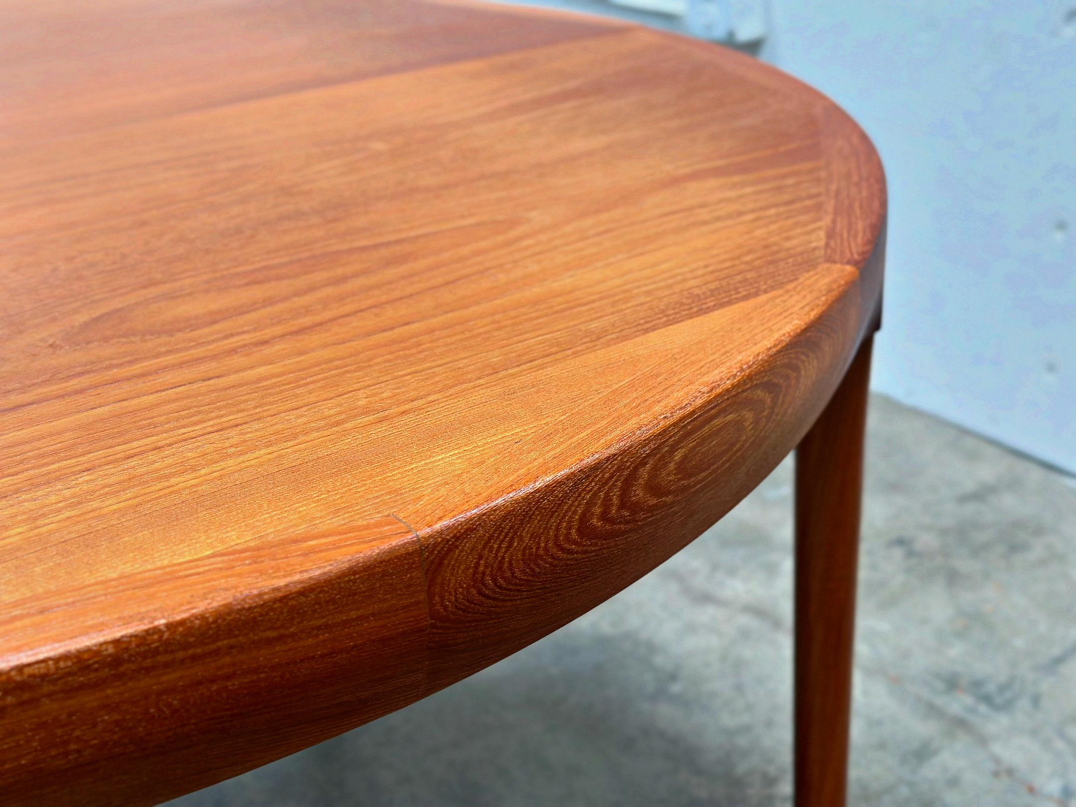 Ib Kofod Larsen Midcentury Teak Dining Table for Faarup - Round to Oval 5