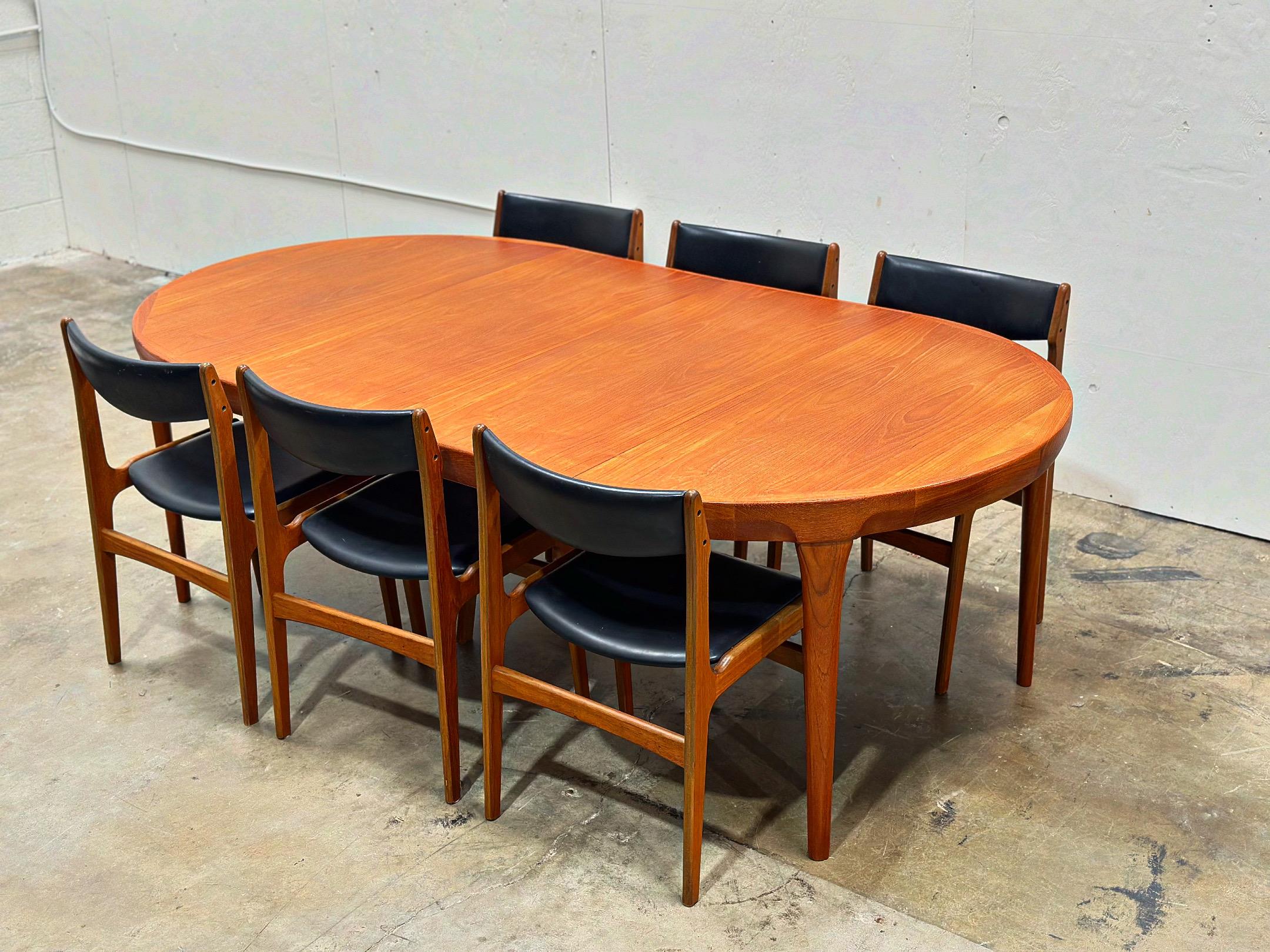 Ib Kofod Larsen Midcentury Teak Dining Table for Faarup - Round to Oval 7