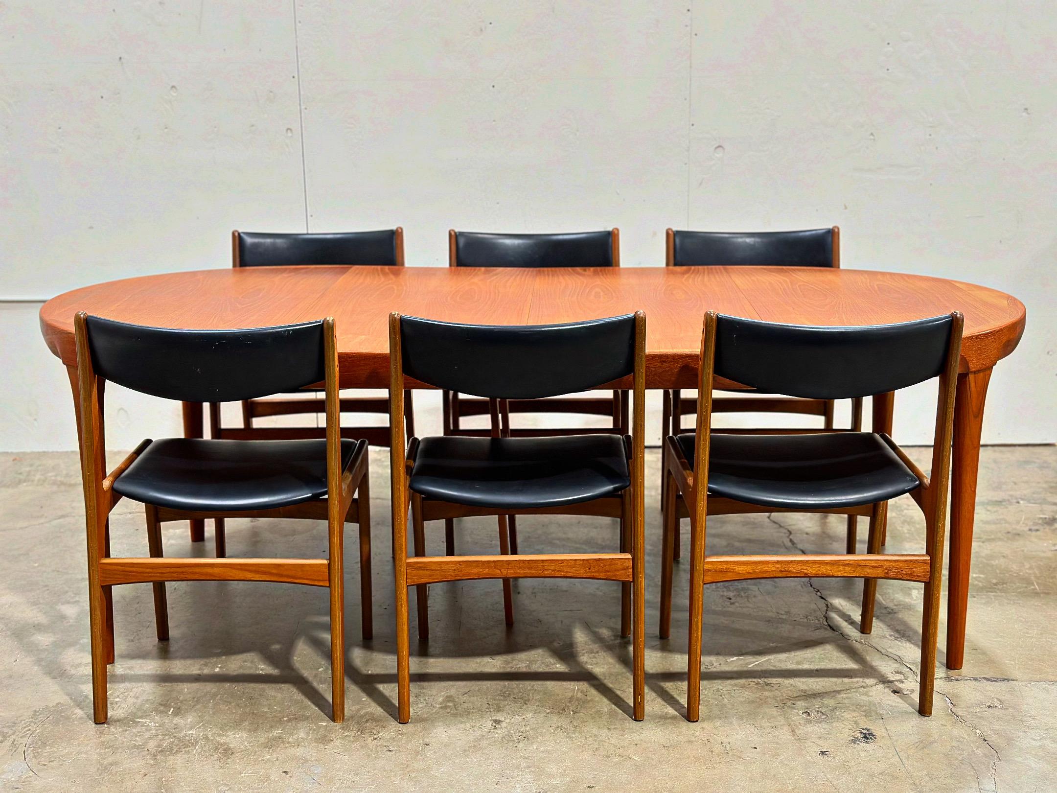 Ib Kofod Larsen Midcentury Teak Dining Table for Faarup - Round to Oval 8