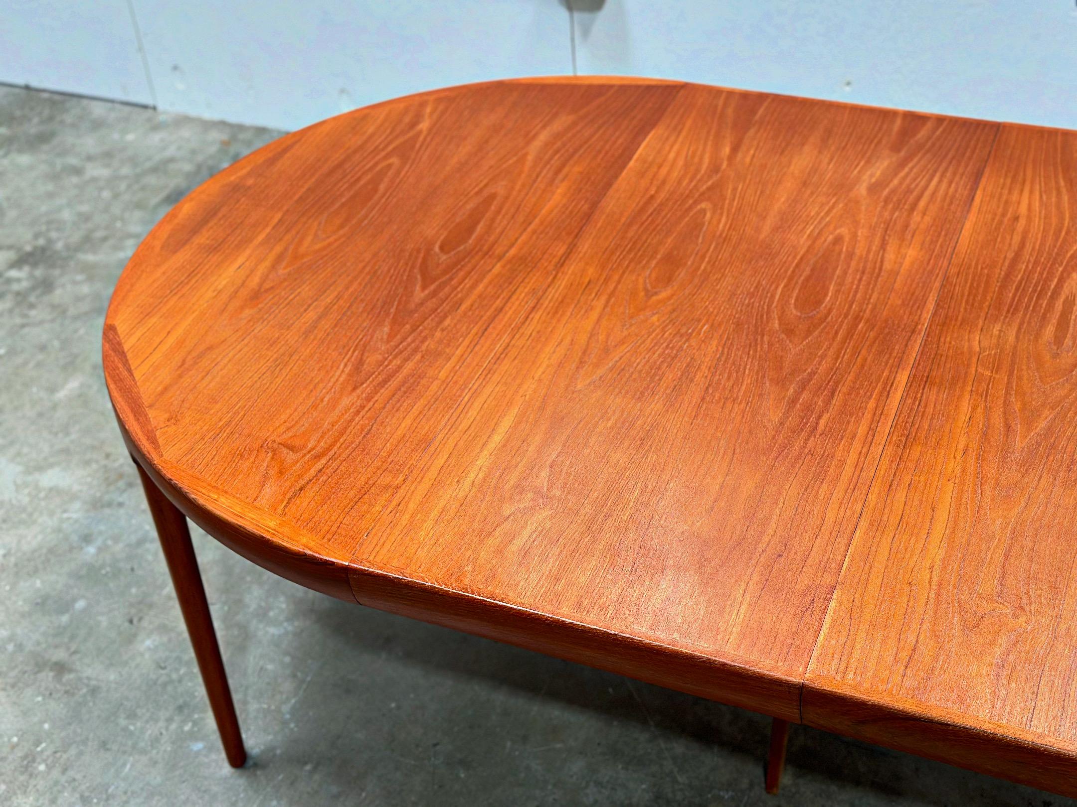 Mid-Century Modern Ib Kofod Larsen Midcentury Teak Dining Table for Faarup - Round to Oval