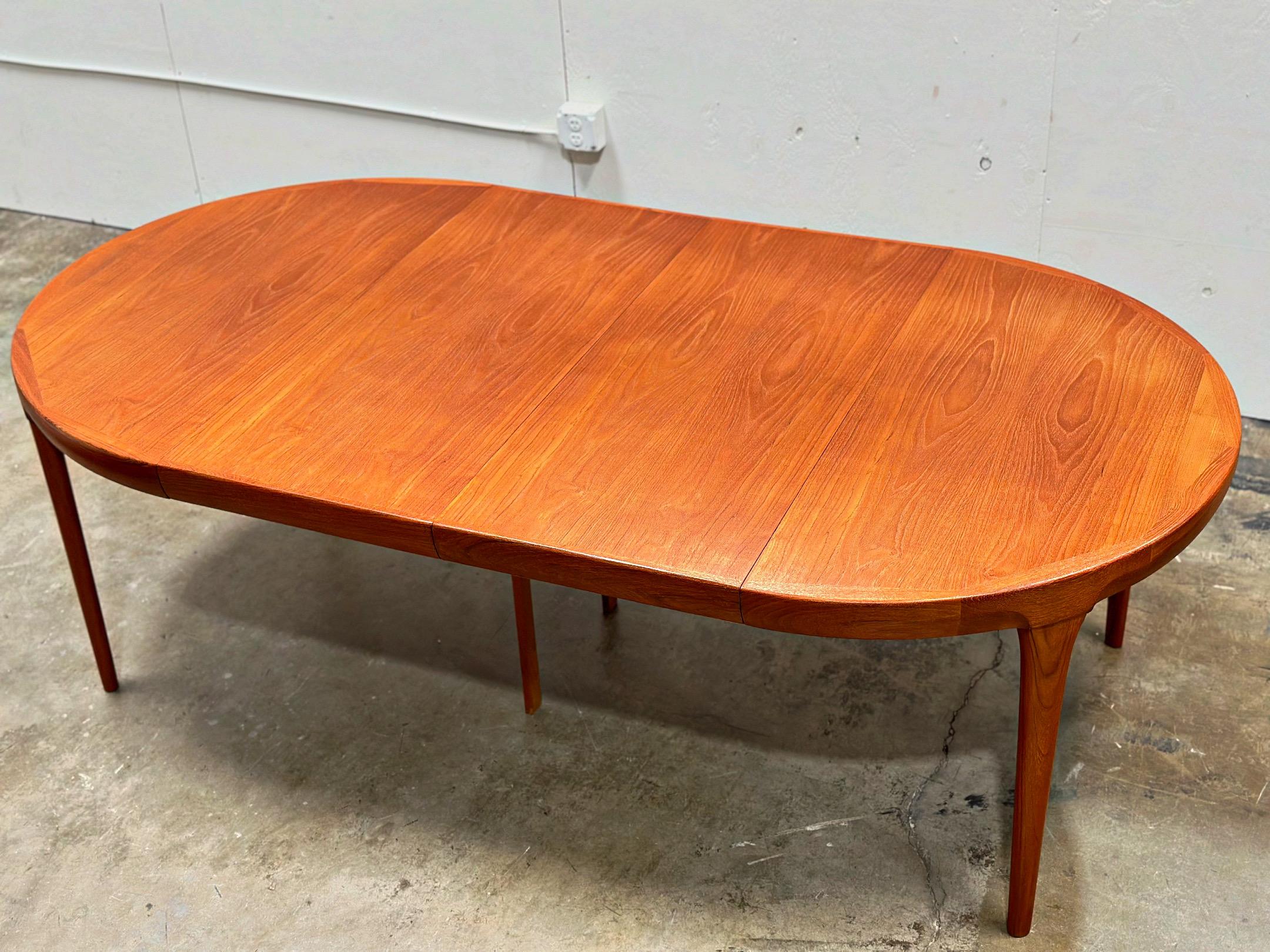 Ib Kofod Larsen Midcentury Teak Dining Table for Faarup - Round to Oval 1