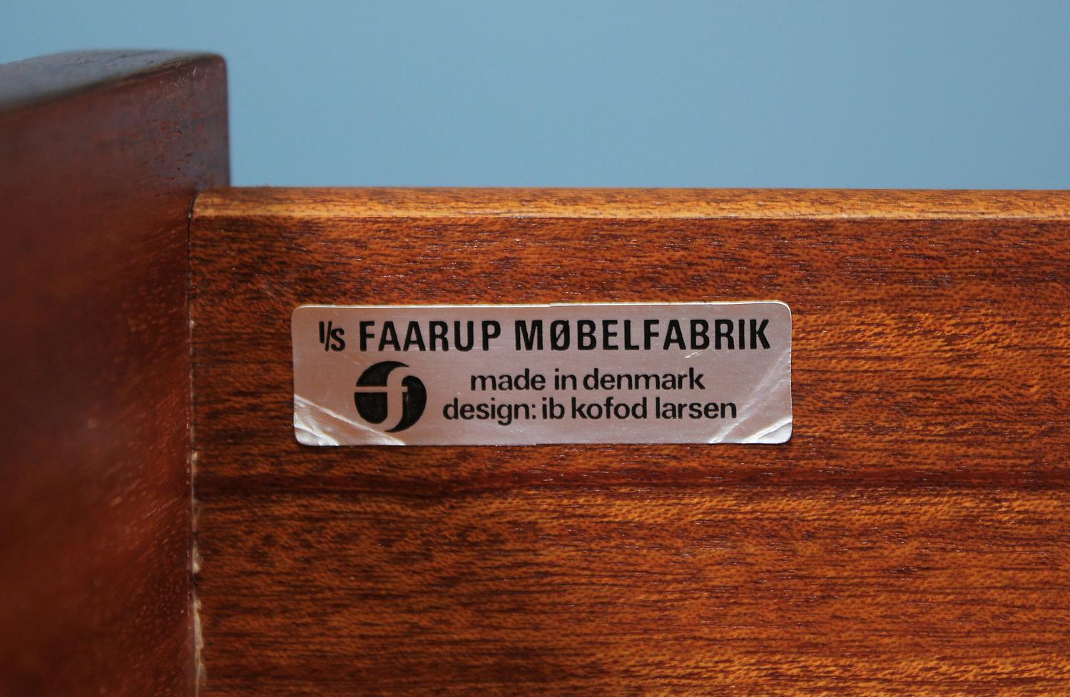 Ib Kofod-Larsen Model-66 Rosewood Credenza for Faarup Møbelfabrik 3