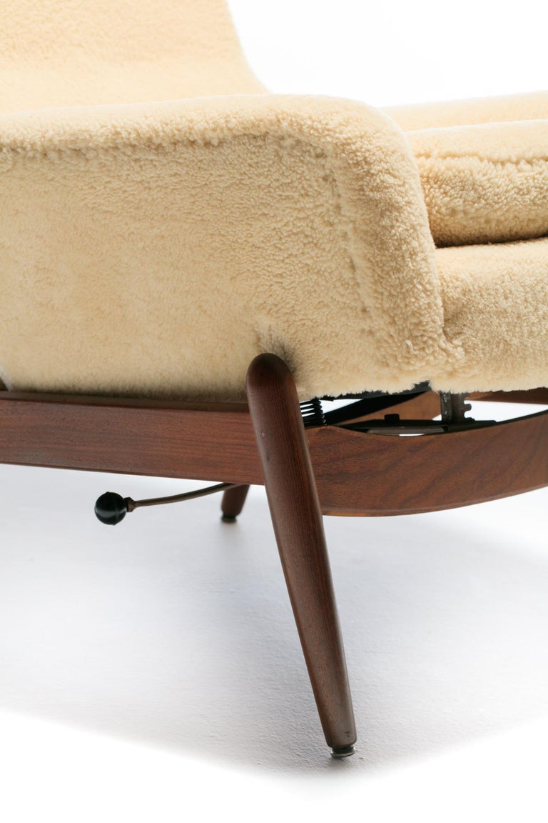 Ib Kofod Larsen Oatmeal Sheepskin & Walnut Reclining Lounge Chair & Ottoman  For Sale 4
