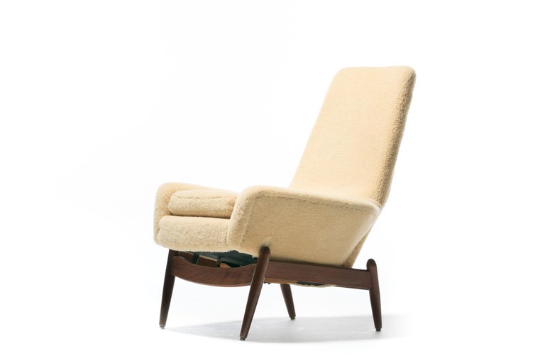 Ib Kofod Larsen Oatmeal Sheepskin & Walnut Reclining Lounge Chair & Ottoman  For Sale 10