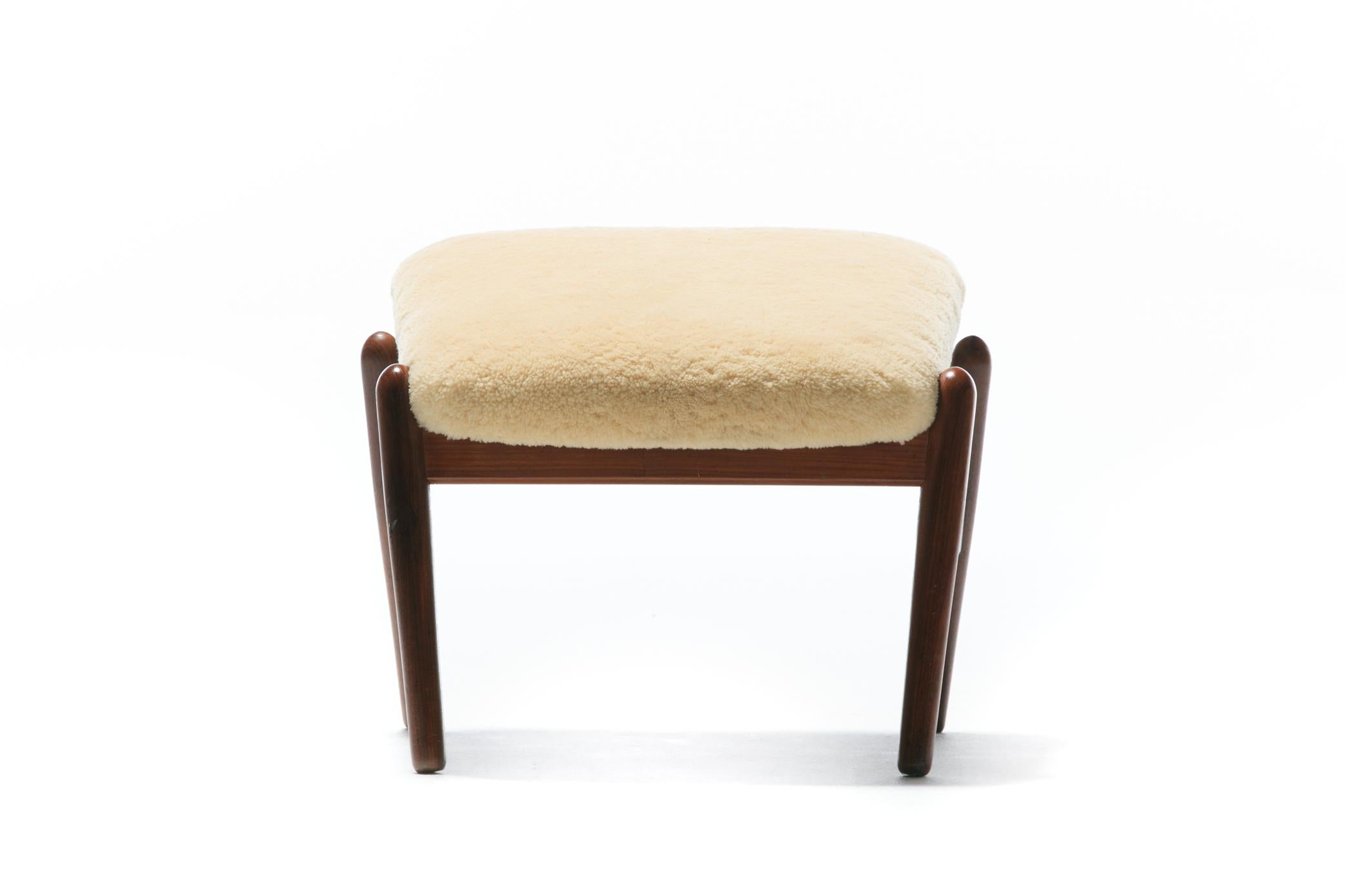 Ib Kofod Larsen Oatmeal Sheepskin & Walnut Reclining Lounge Chair & Ottoman  For Sale 11