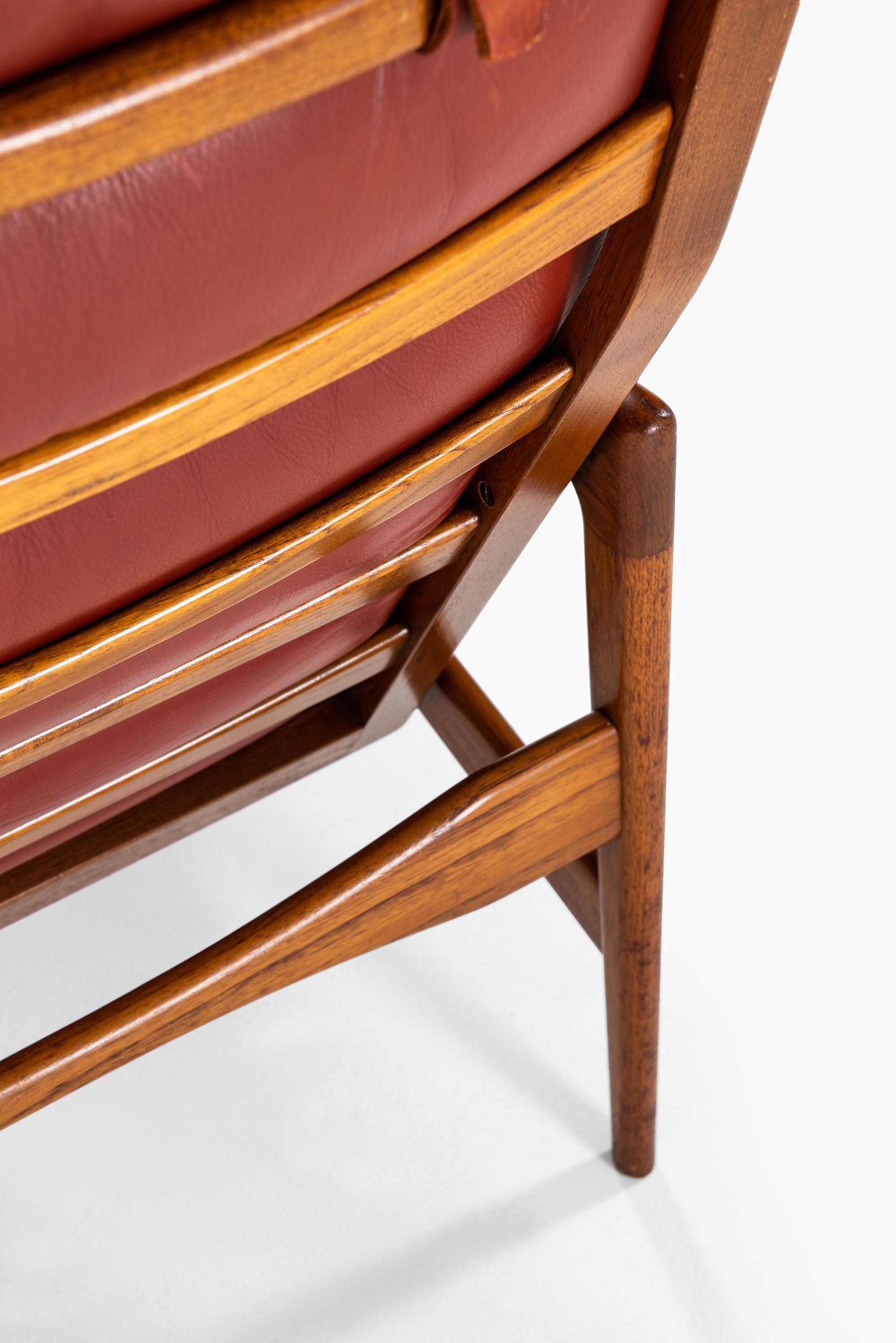 Scandinavian Modern Ib Kofod-Larsen Örenäs easy chair produced by OPE in Sweden