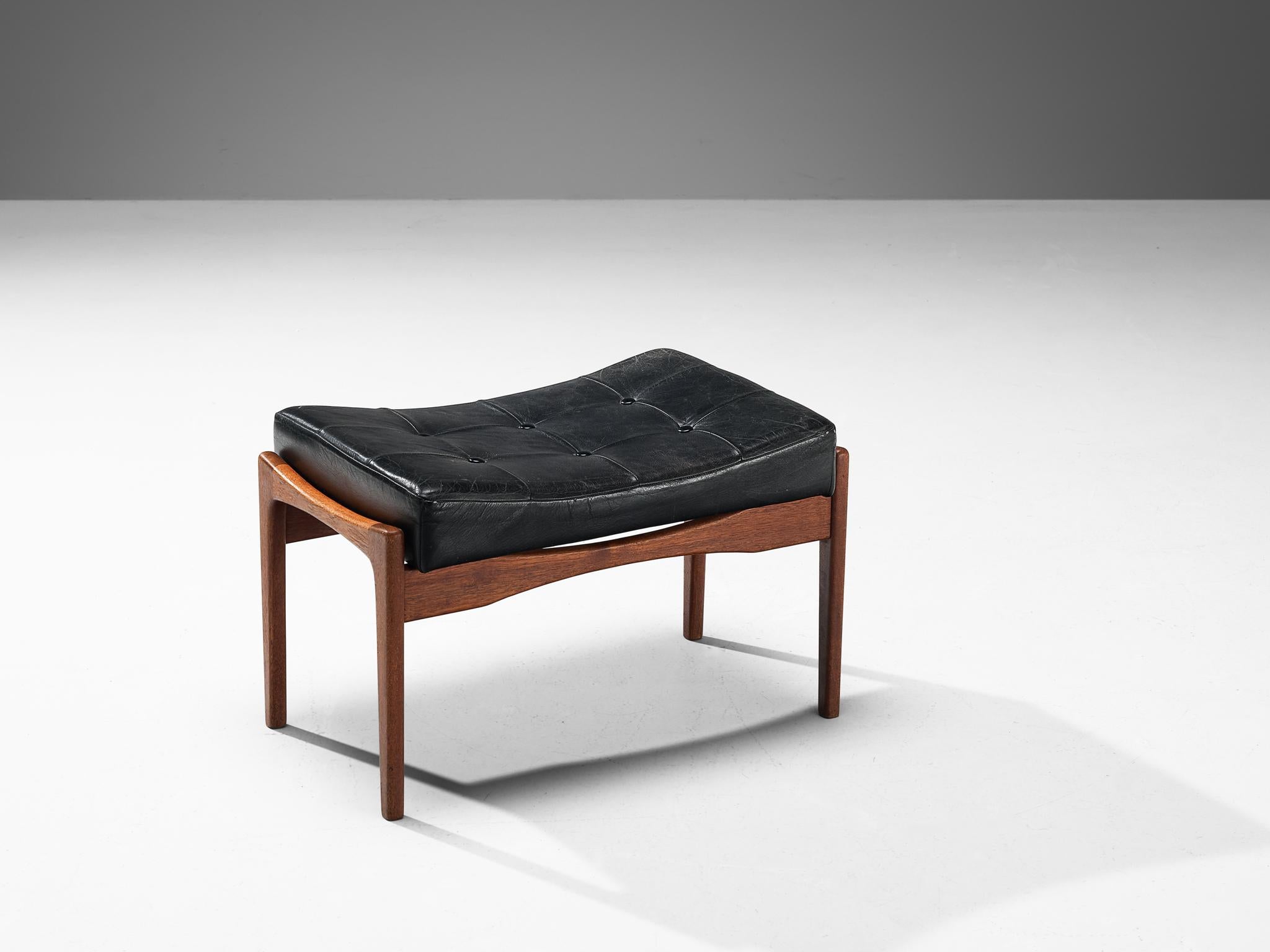 Ib Kofod-Larsen for OPE 'Siesta' ottoman or footstool, teak, leather, Denmark, 1960s

This practical and sophisticated piece of furniture is designed by Ib Kofod-Larsen in the 1960s. Perfect for a guest to sit on during a larger gathering than