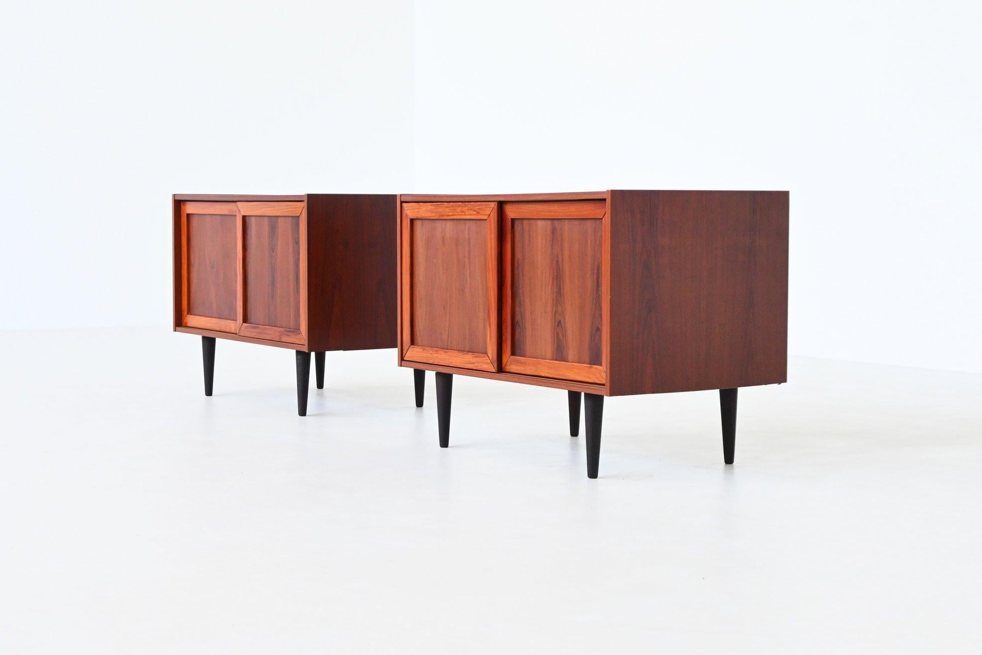 Scandinavo moderno Ib Kofod-Larsen coppia di armadi in palissandro Faarup Danimarca 1960 in vendita