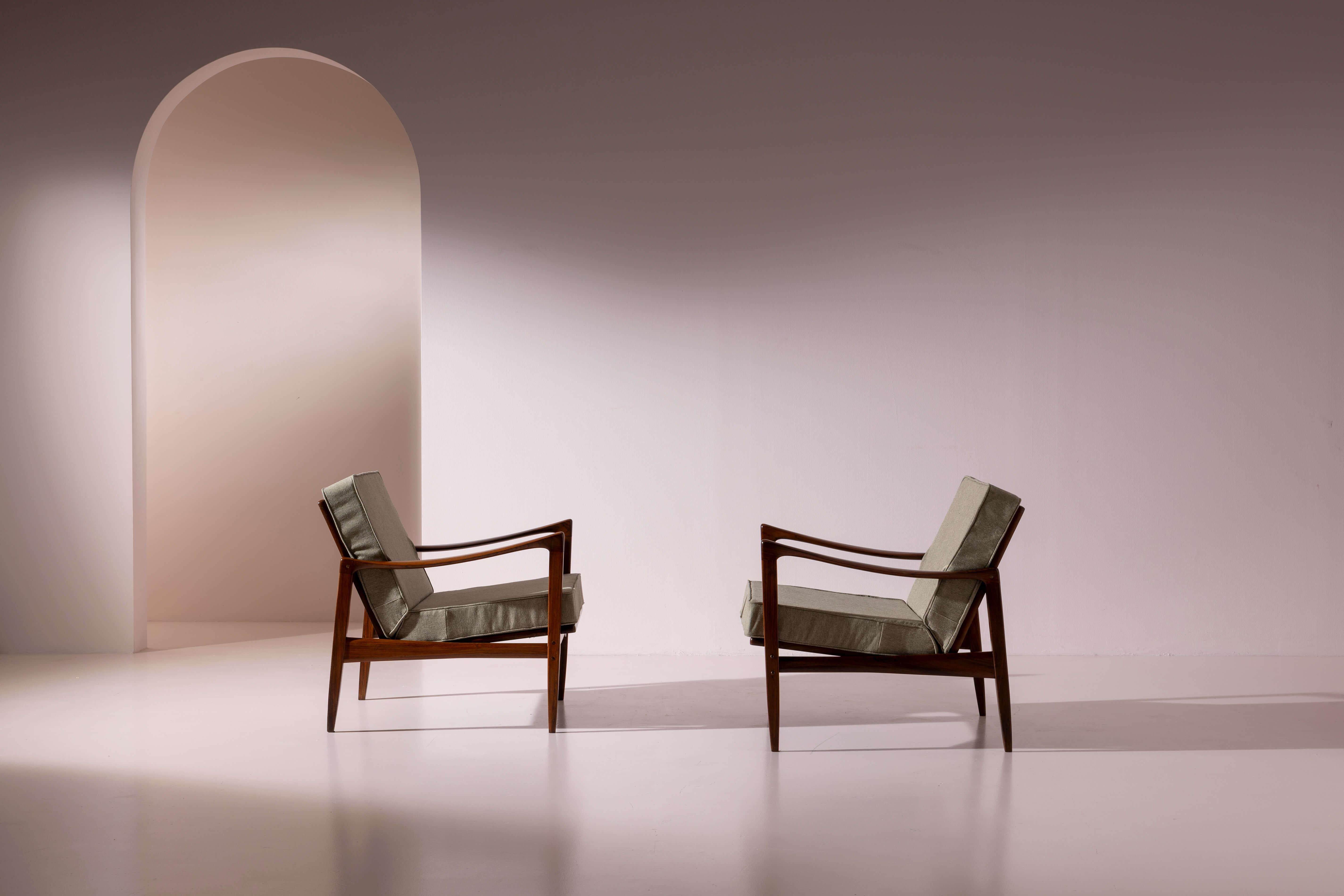 Tissu Ib Kofod-Larsen, paire de fauteuils Canditate, Danemark, années 1950 en vente