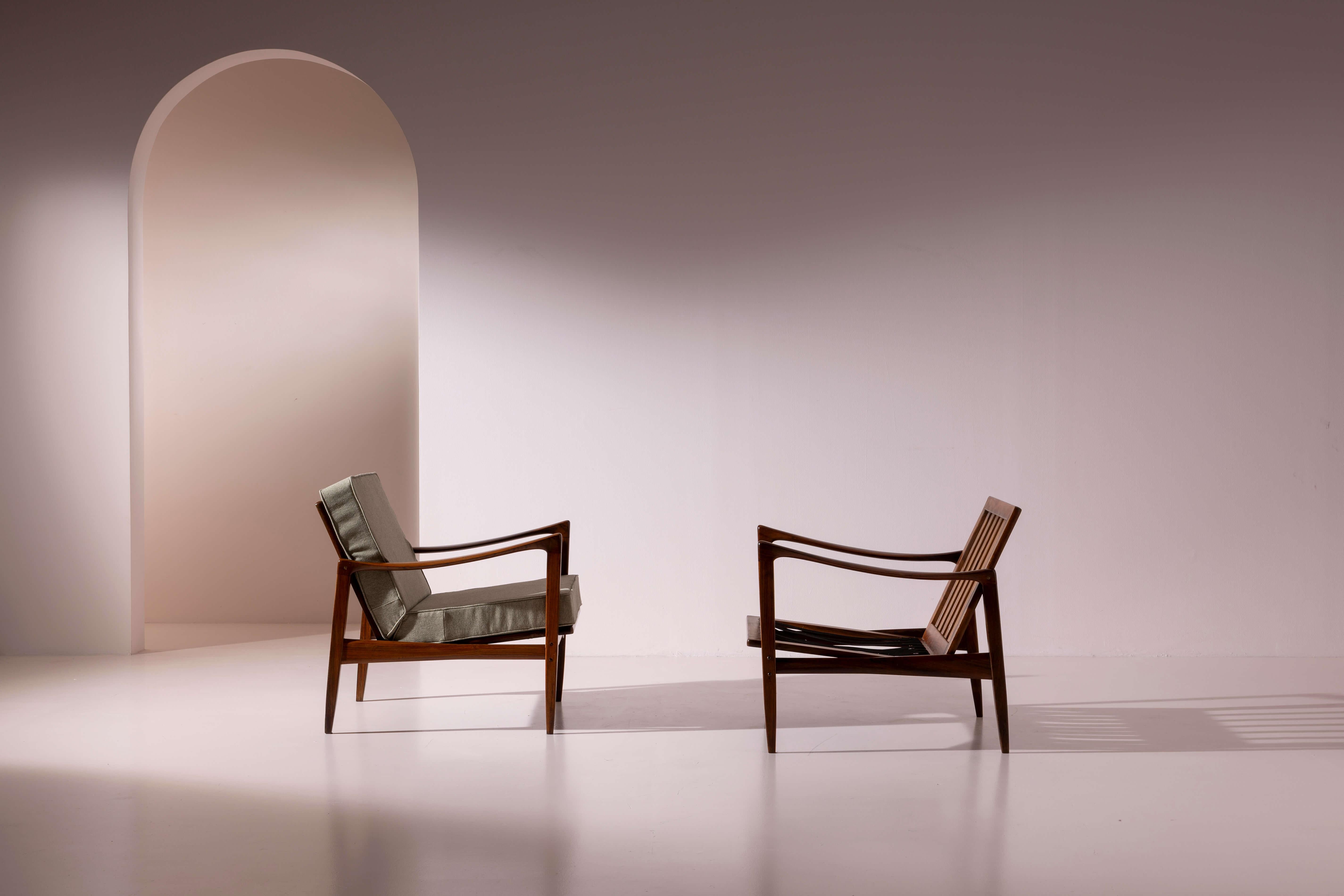 Ib Kofod-Larsen, paire de fauteuils Canditate, Danemark, années 1950 en vente 2