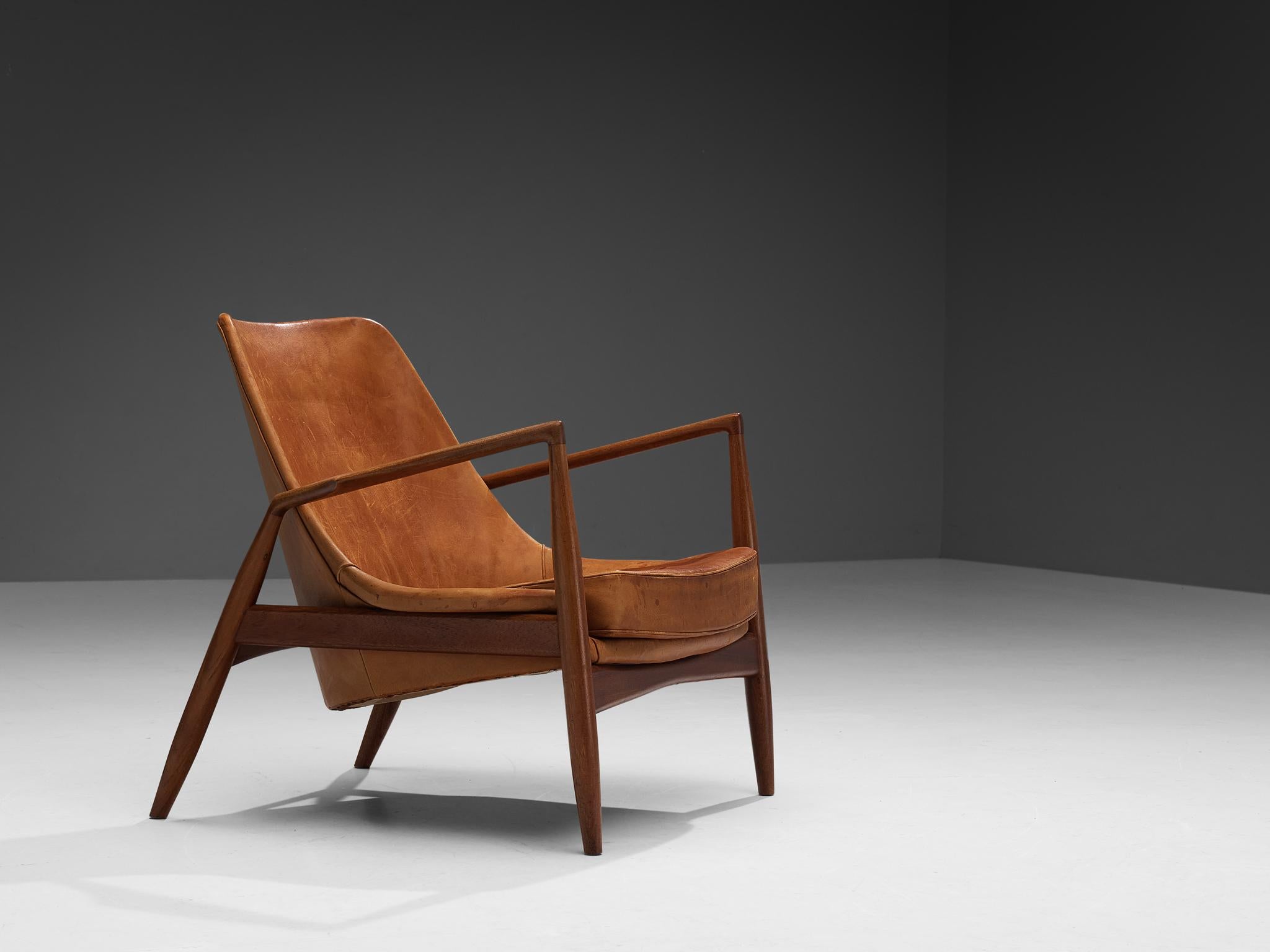 Ib Kofod-Larsen Pair of ‘Seal’ Lounge Chairs in Cognac Leather and Teak 3