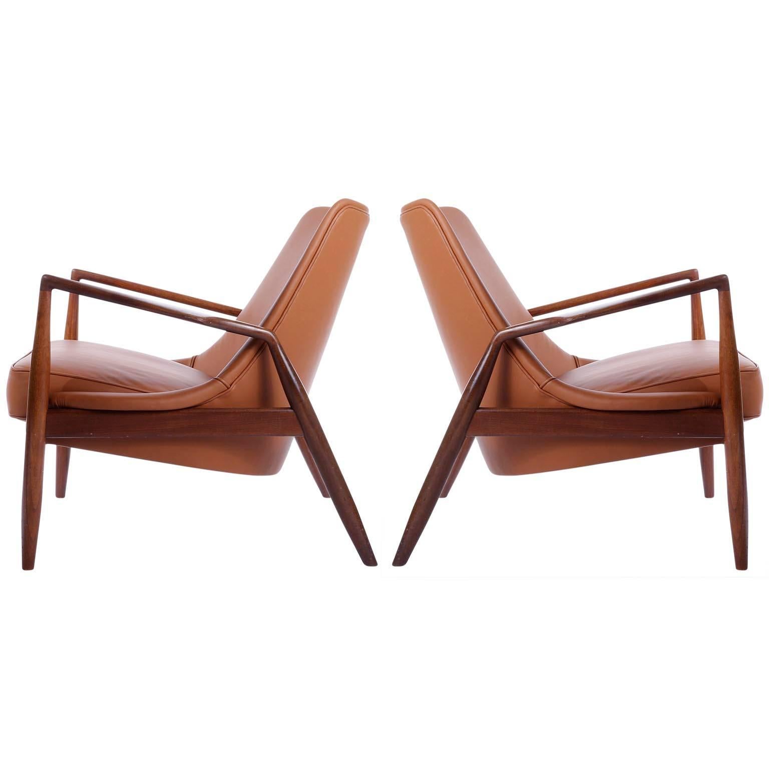 Scandinavian Modern Ib Kofod-Larsen Pair of Seal Lounge Chairs in Teak Cognac Leather, Sweden, 1956