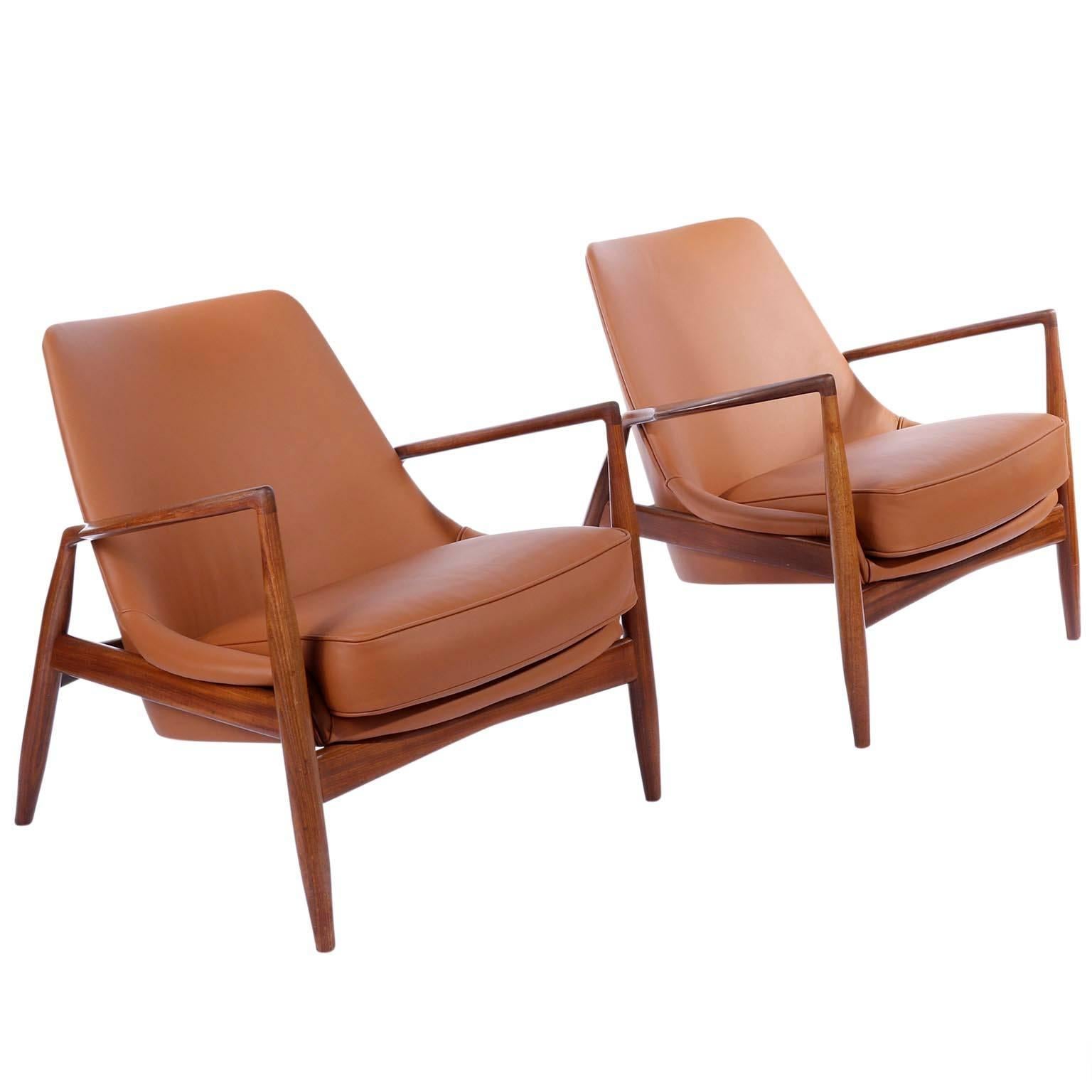 Swedish Ib Kofod-Larsen Pair of Seal Lounge Chairs in Teak Cognac Leather, Sweden, 1956