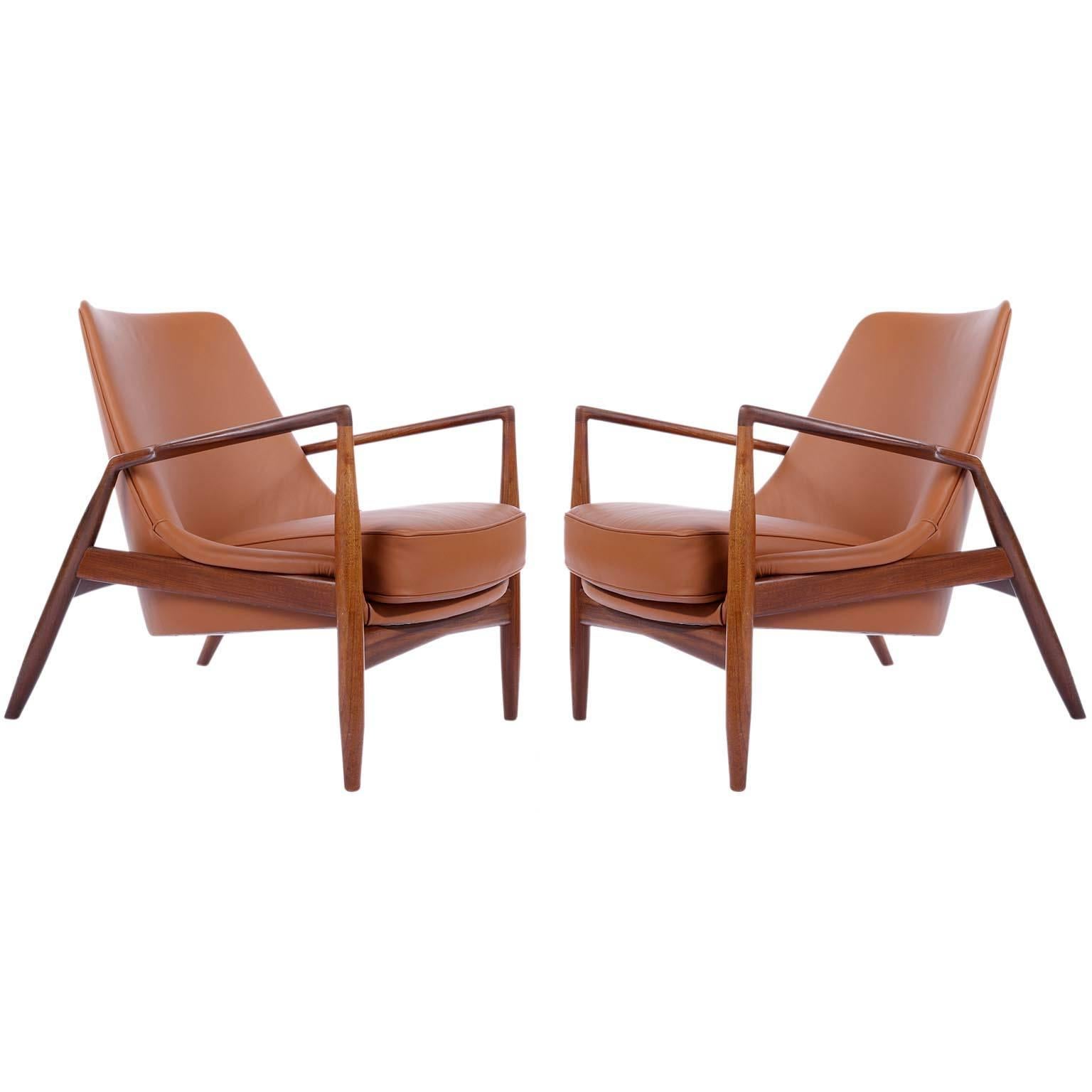 Ib Kofod-Larsen Pair of Seal Lounge Chairs in Teak Cognac Leather, Sweden, 1956