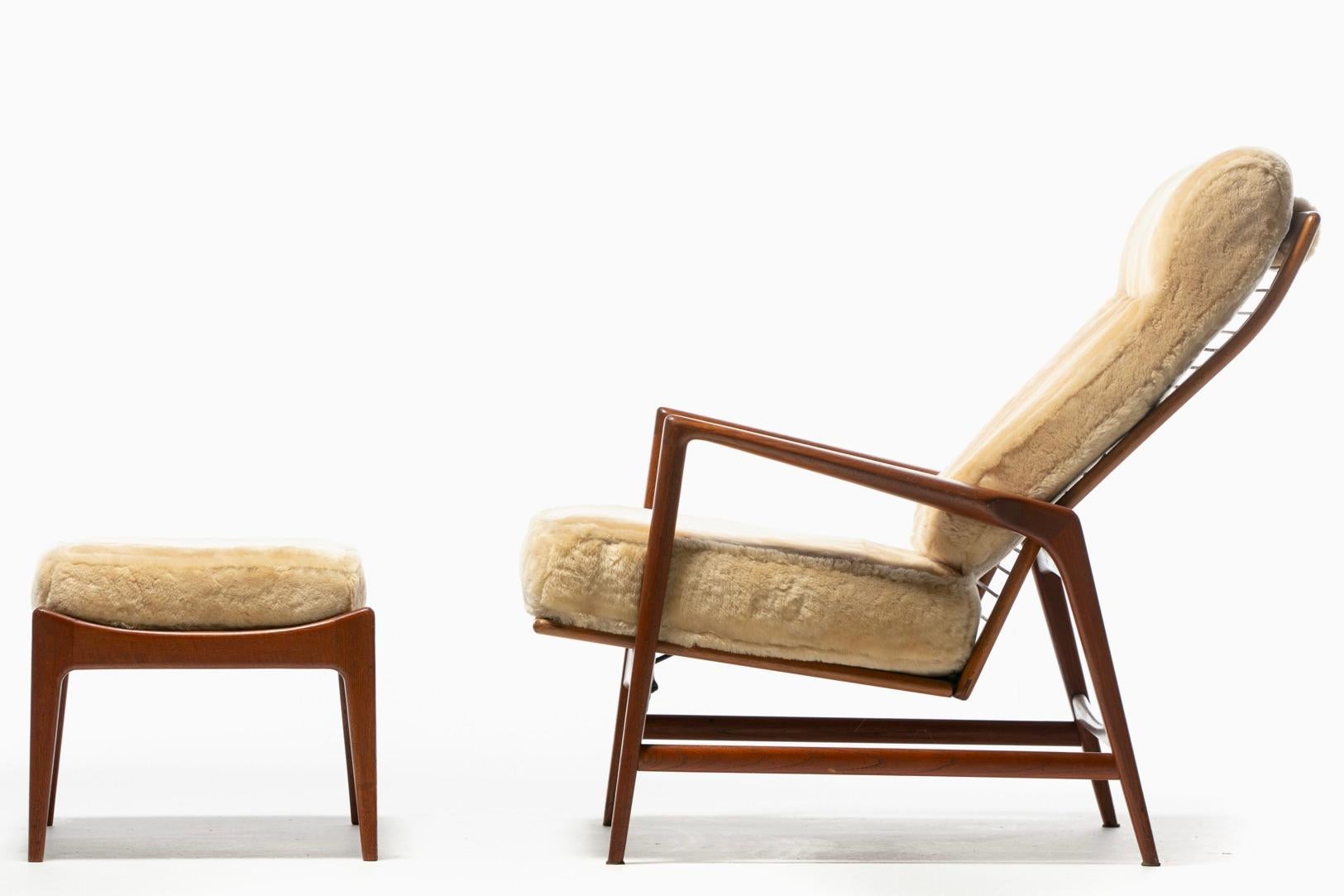 Ib Kofod-Larsen Palomino Sheepskin & Walnut Reclining Lounge Chair & Ottoman  6