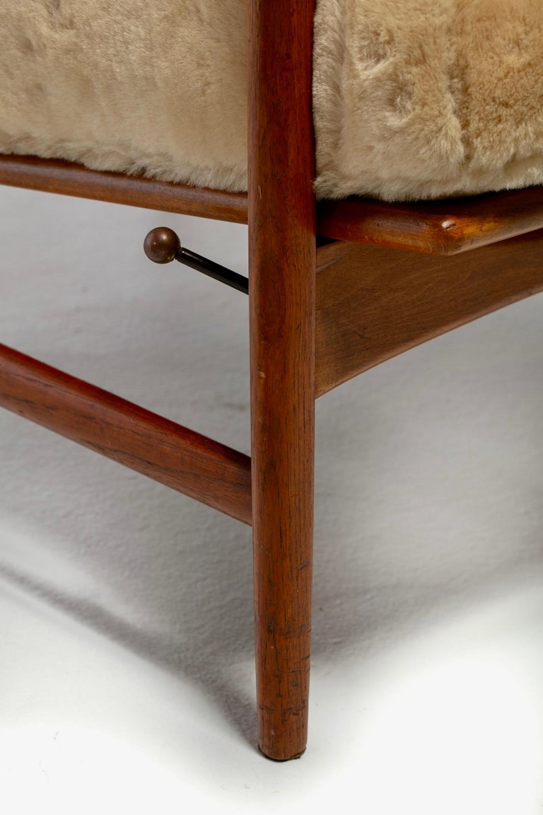 Ib Kofod-Larsen Palomino Sheepskin & Walnut Reclining Lounge Chair & Ottoman  For Sale 13