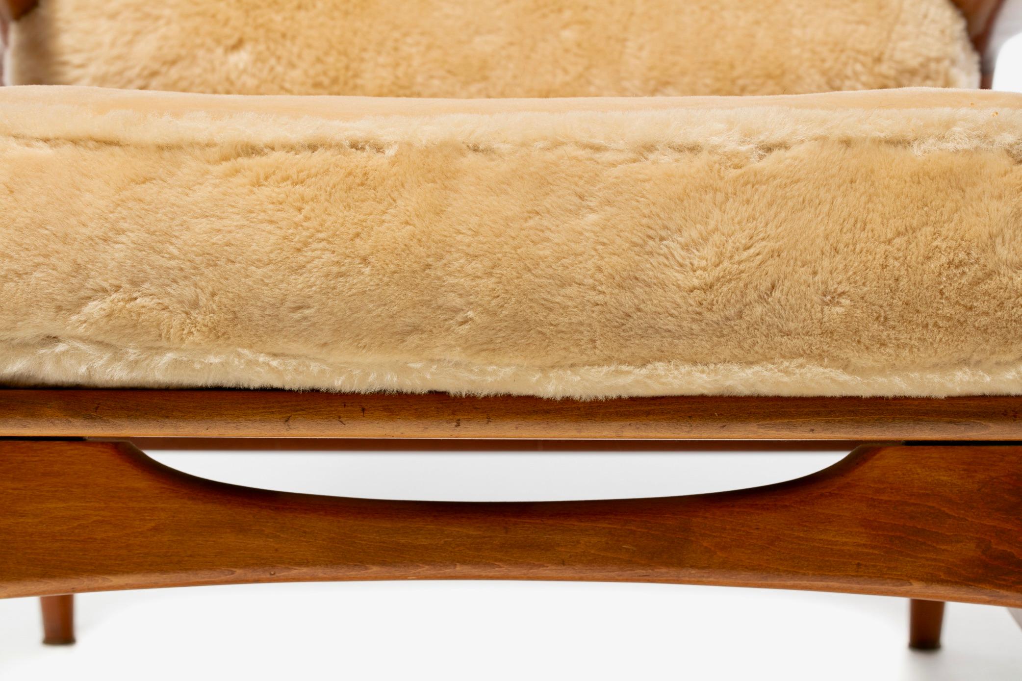 Ib Kofod-Larsen Palomino Sheepskin & Walnut Reclining Lounge Chair & Ottoman In Good Condition In Saint Louis, MO
