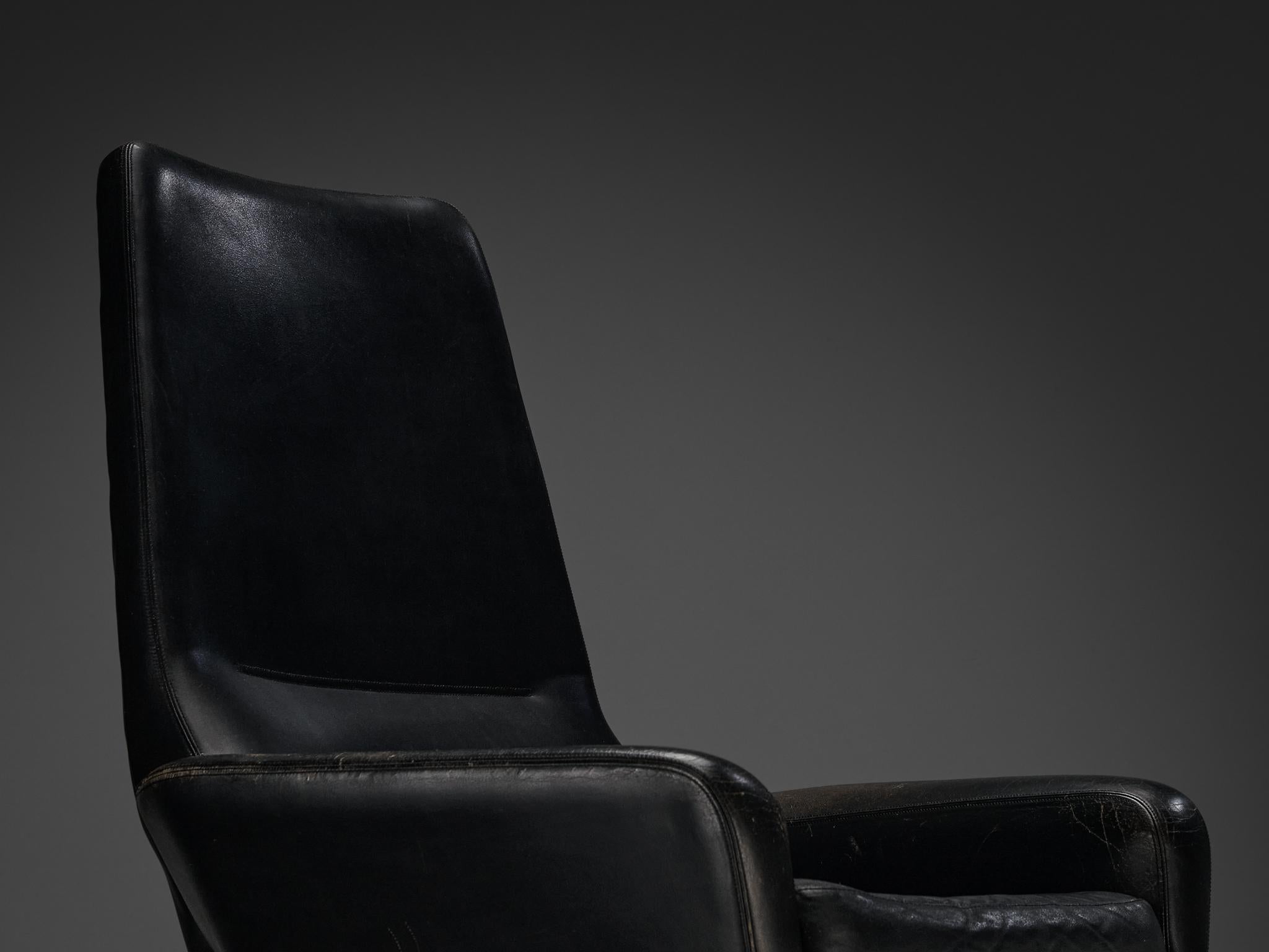 Ib Kofod-Larsen 'PD30' Chaise longue en teck et cuir noir en vente 1