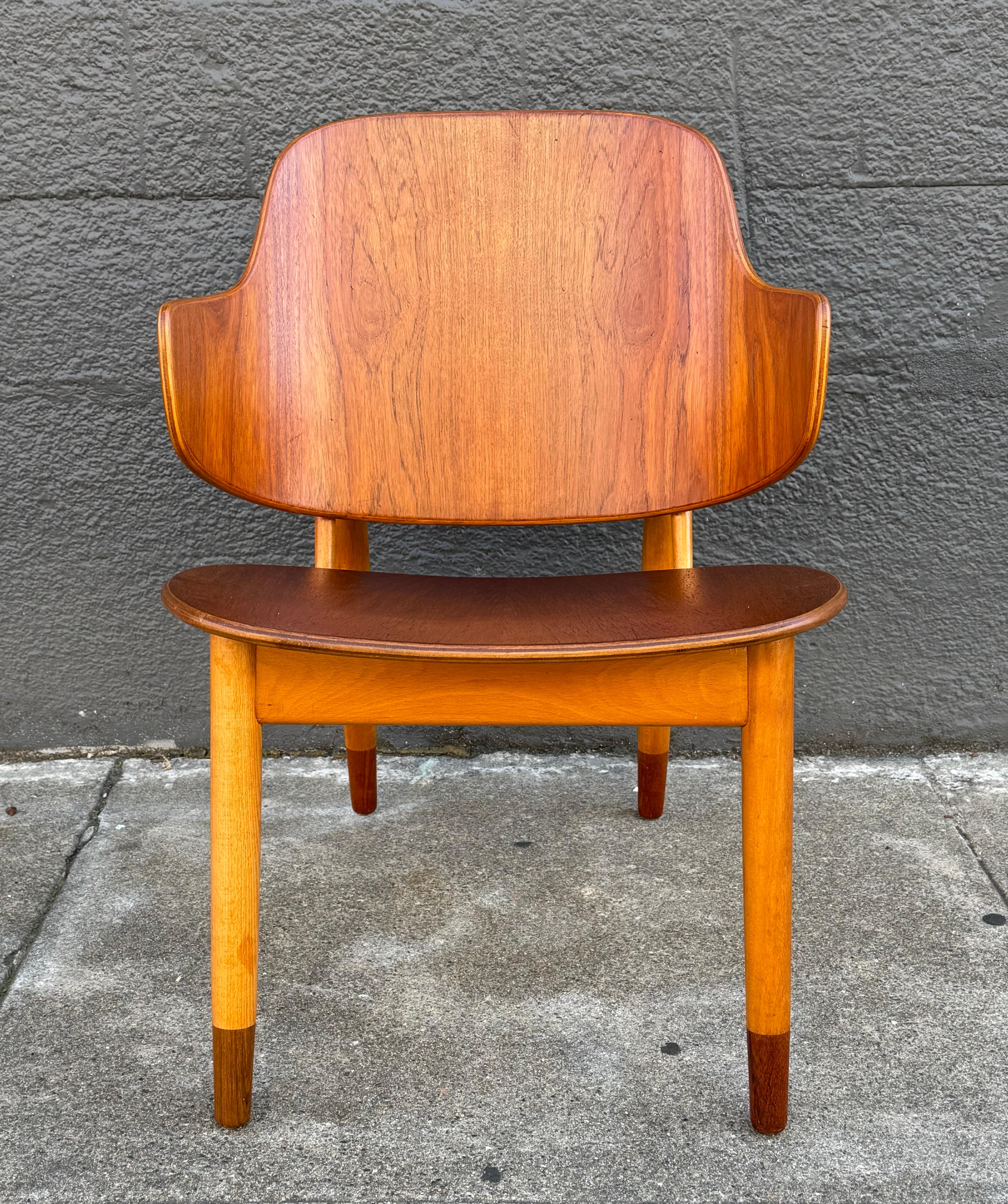 Silla Penquin Ib Kofod-Larsen Haya en venta