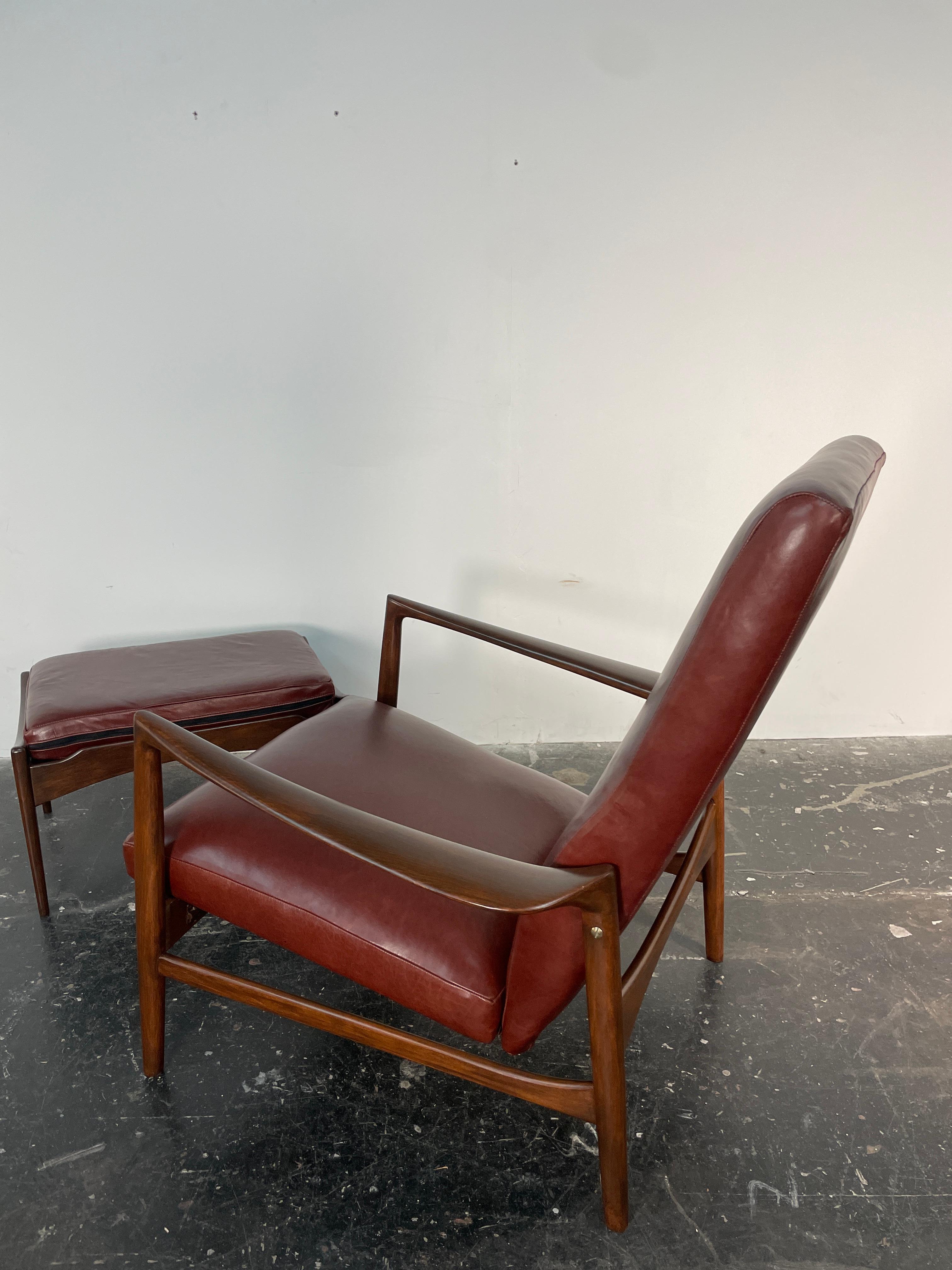 Ib Kofod-Larsen Recliner and Ottoman for Selig in Oxblood Italian Leather In Good Condition In San Diego, CA