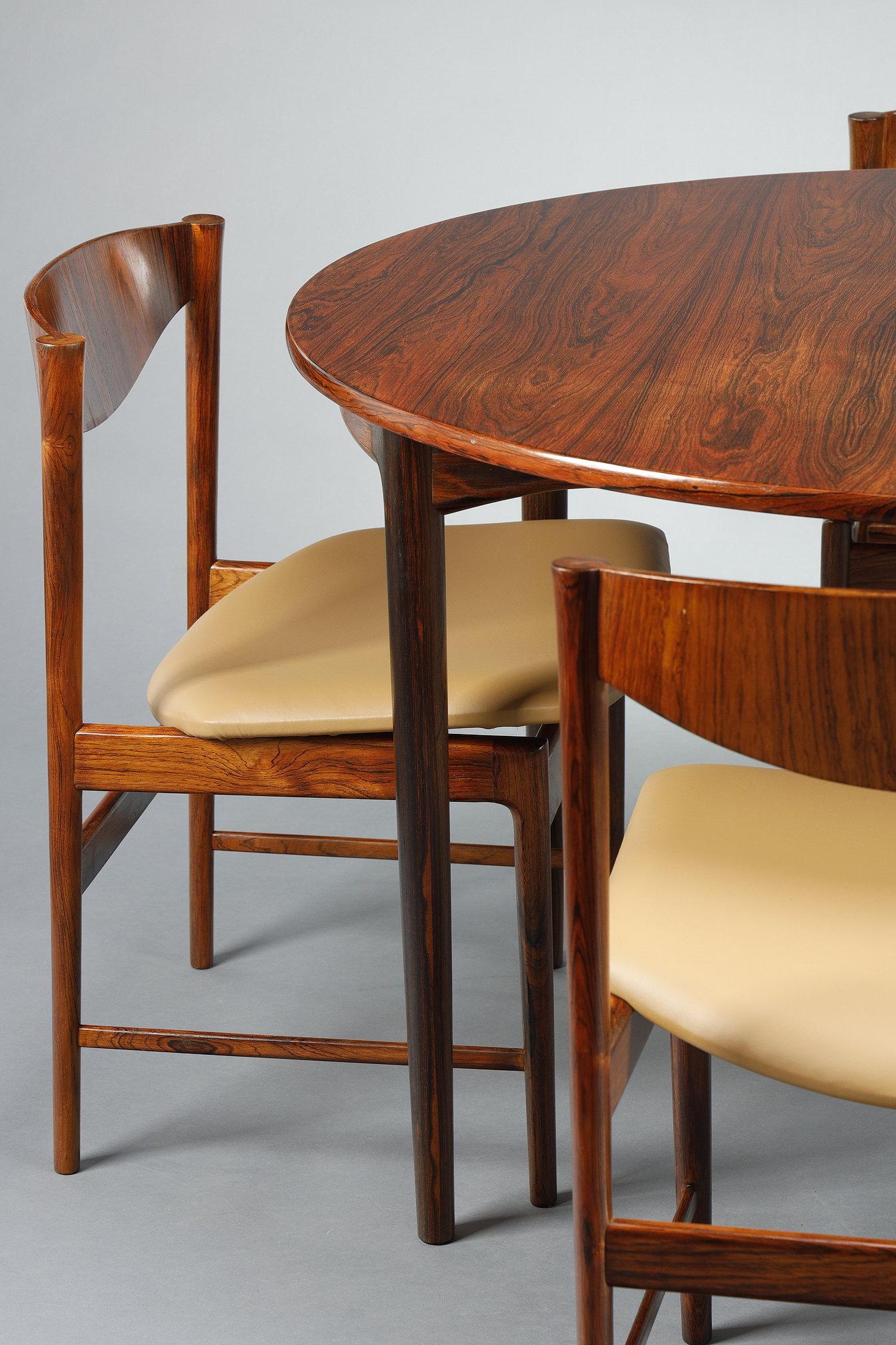 Mesa de comedor Ib Kofod-Larsen de palisandro con hoja extensible y seis sillas en venta 11