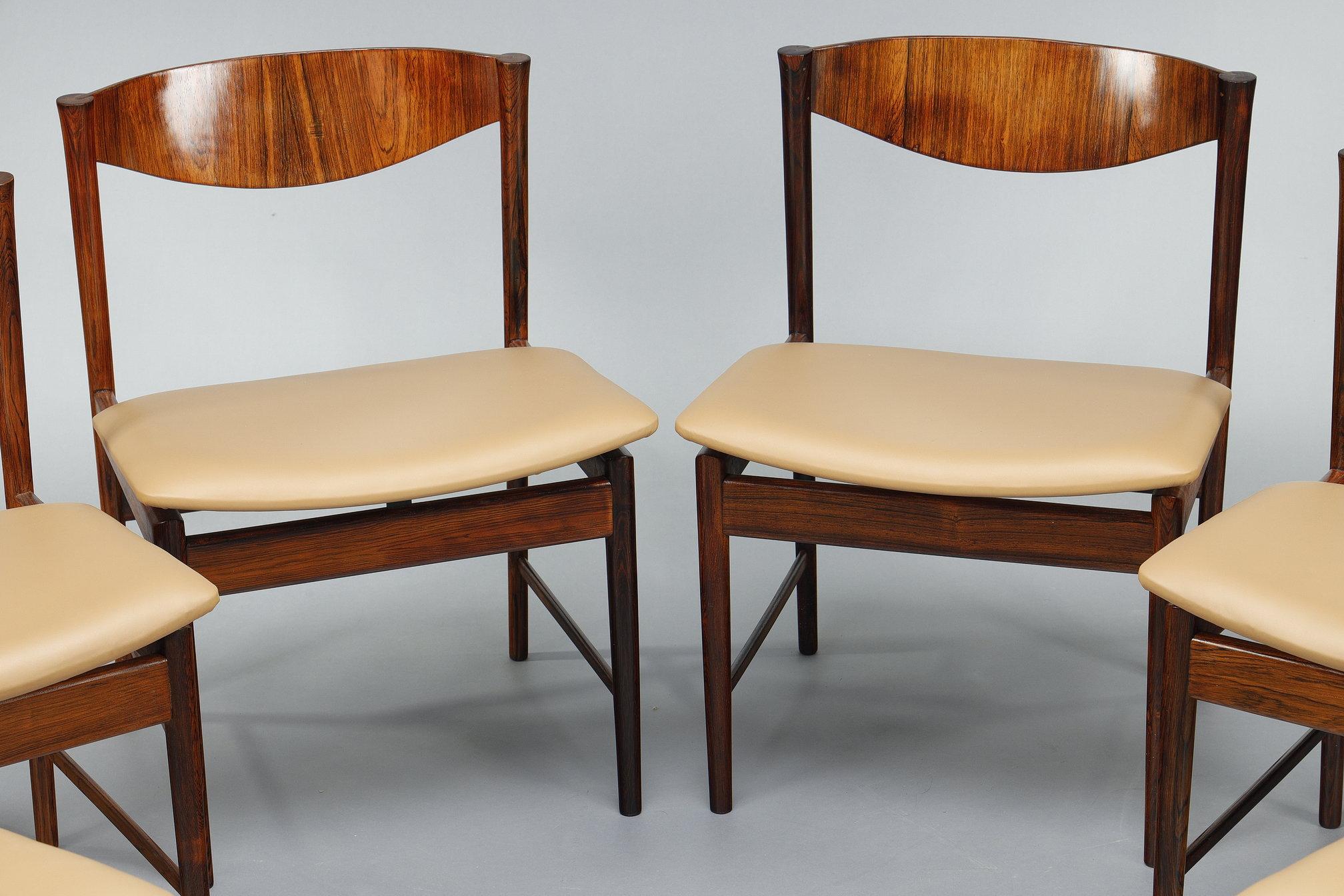 Mesa de comedor Ib Kofod-Larsen de palisandro con hoja extensible y seis sillas en venta 12