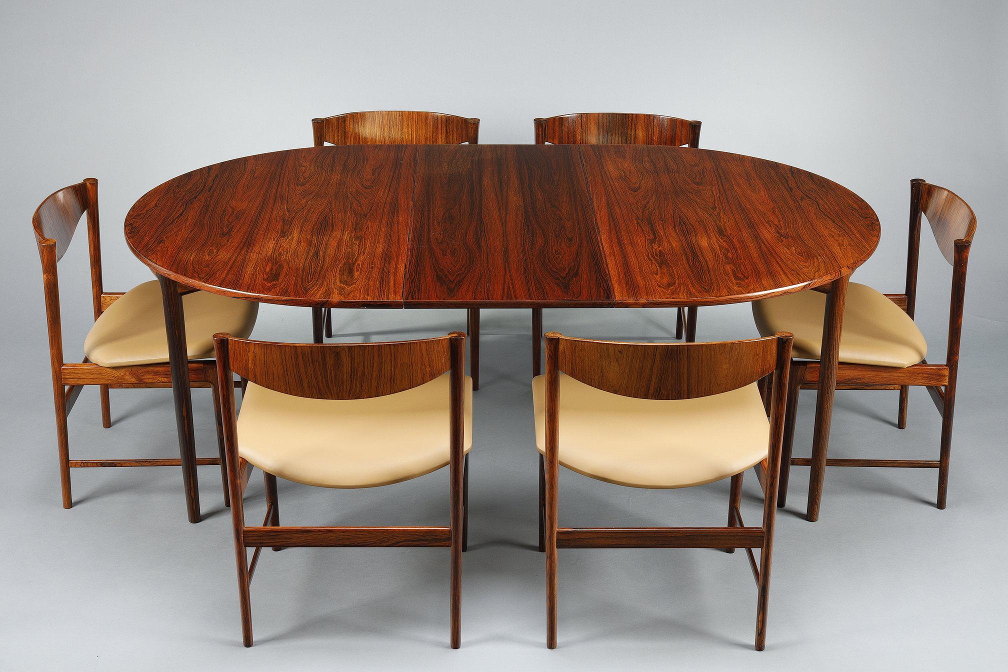 Mesa de comedor Ib Kofod-Larsen de palisandro con hoja extensible y seis sillas en venta 13