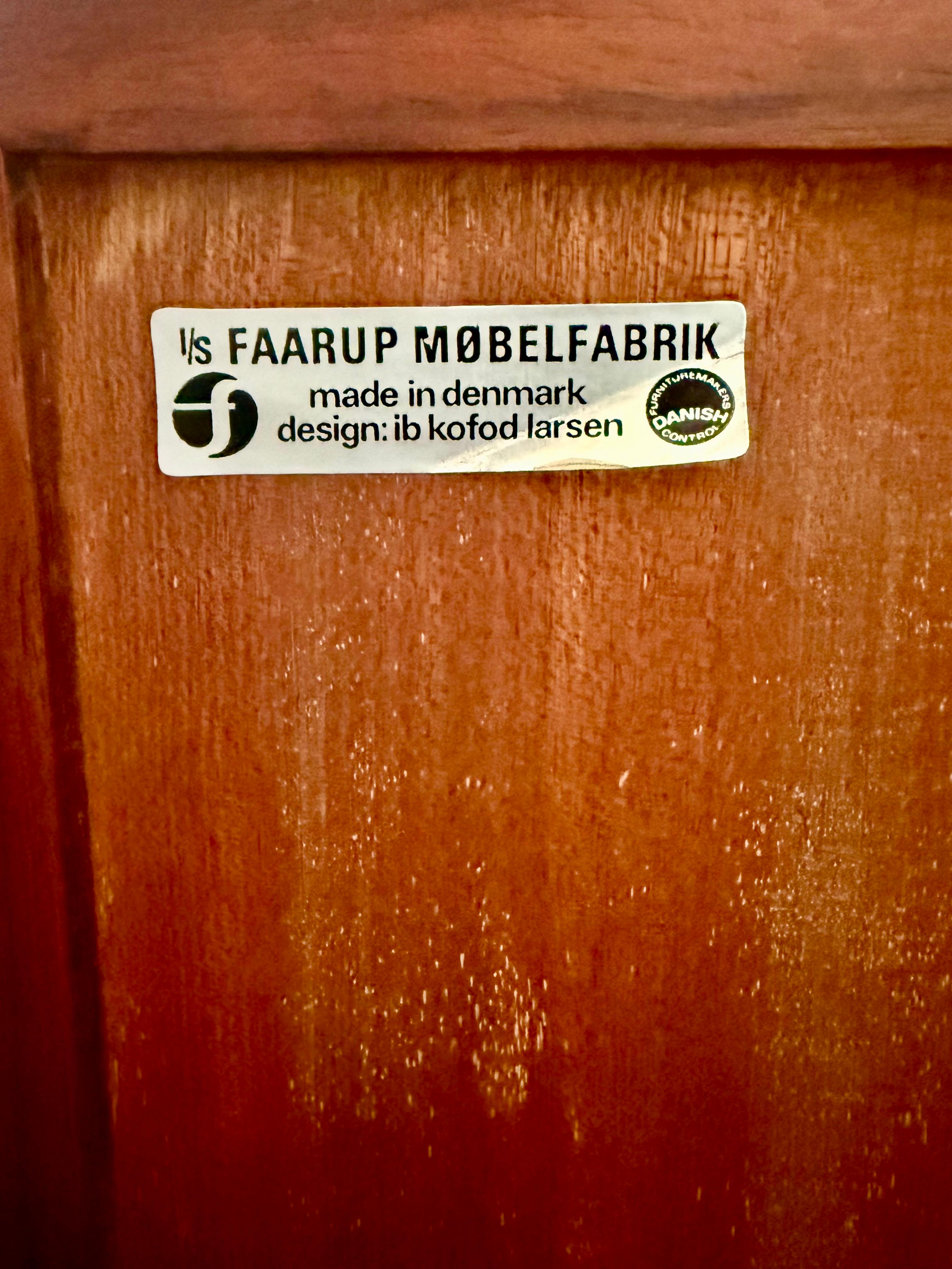 Ib Kofod-Larsen Rosewood Sideboard, Model FA-66 for Faarup Møbelfabrik, Denmark For Sale 1