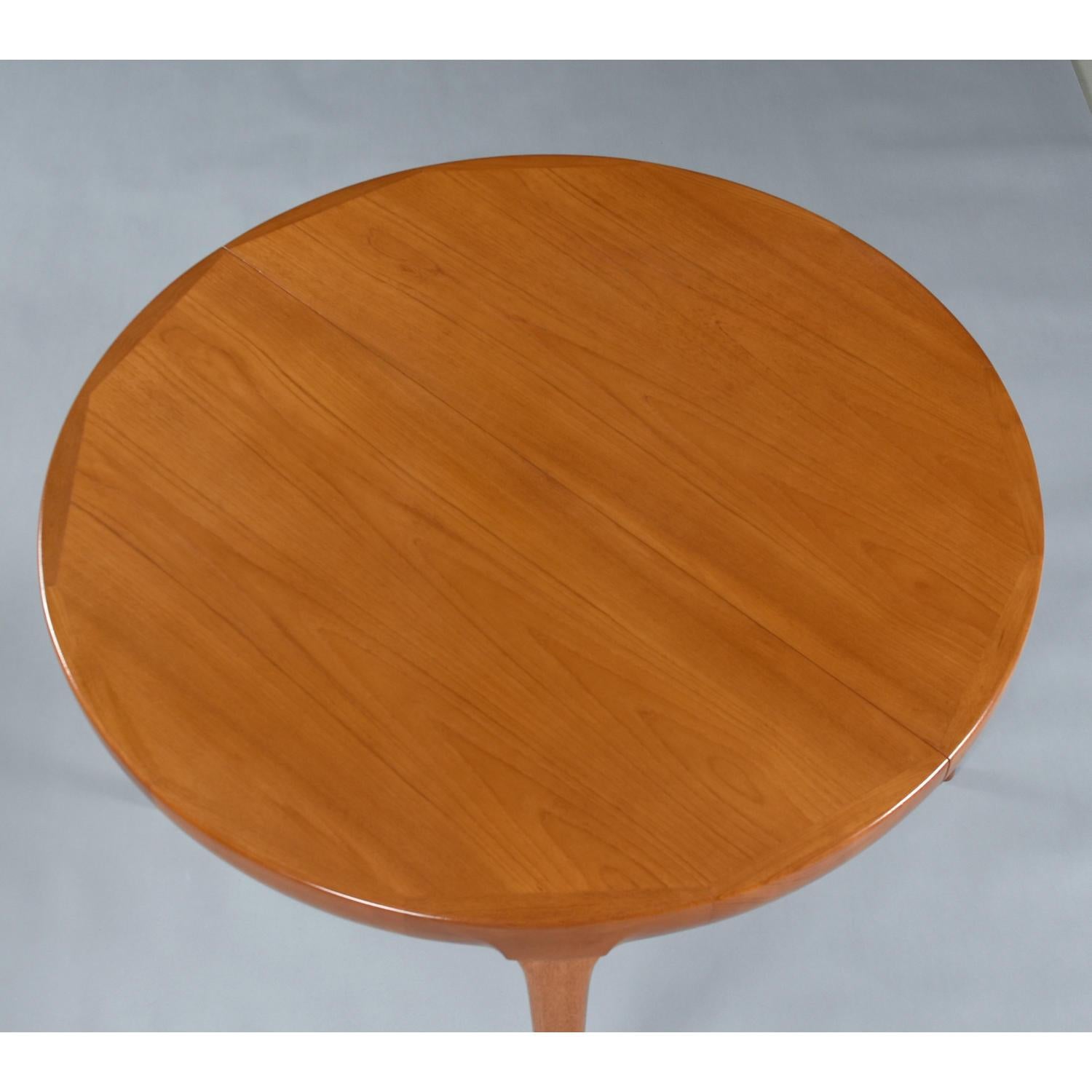 Ib Kofod Larsen Round To Oval Expanding Danish Teak Dining Table 1