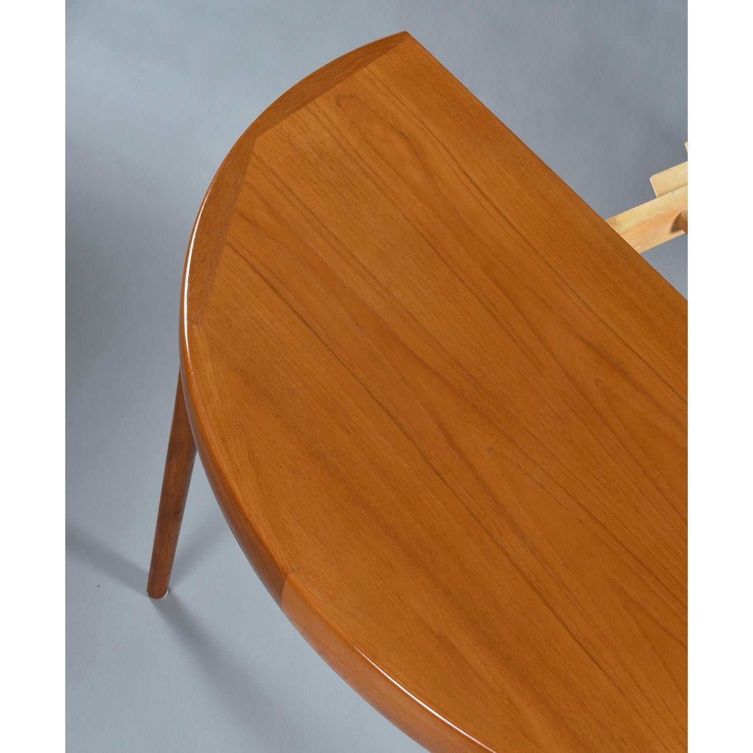 Ib Kofod Larsen Round To Oval Expanding Danish Teak Dining Table 2