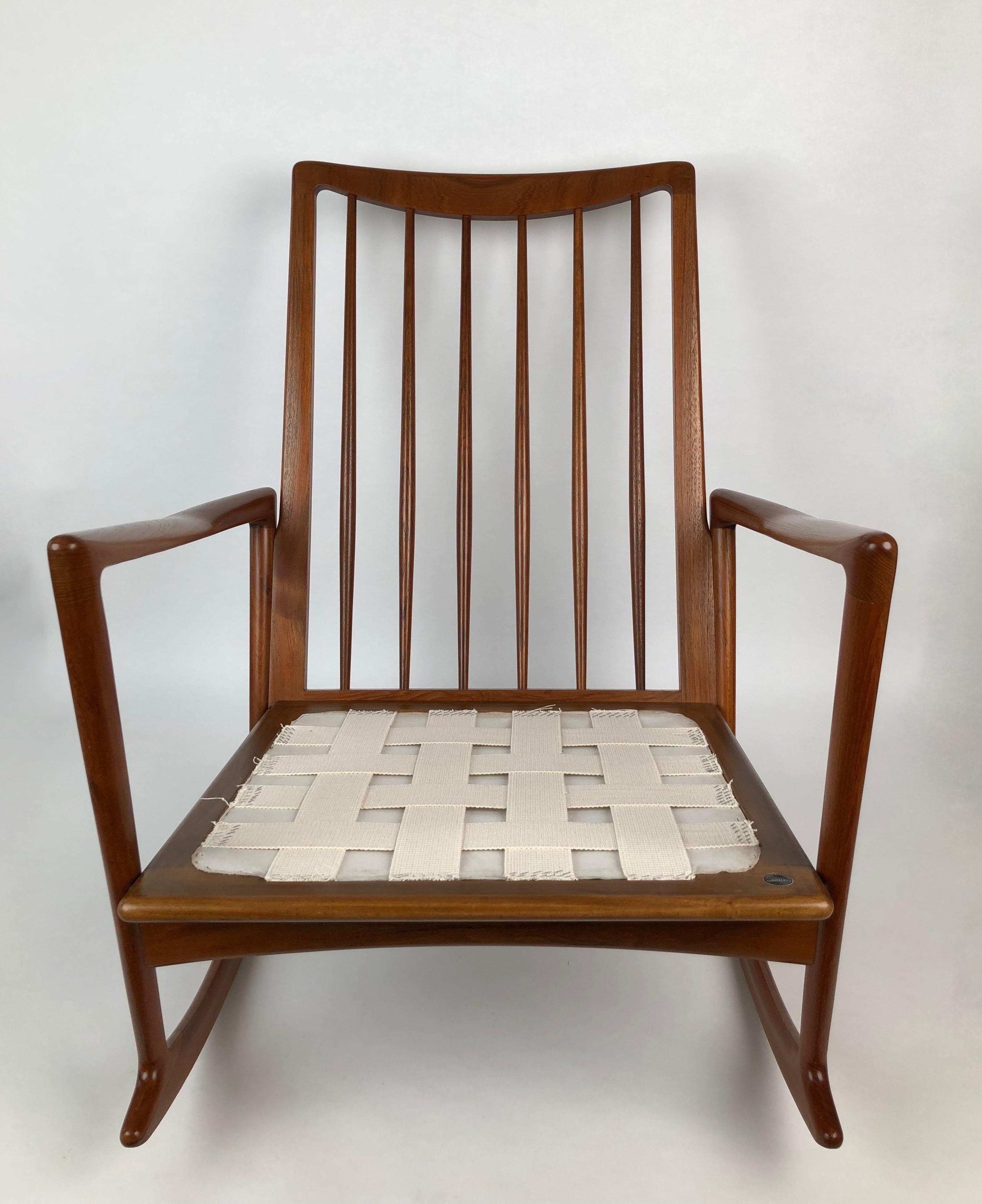 Ib Kofod-Larsen´s Rocking Chair from 1962 3