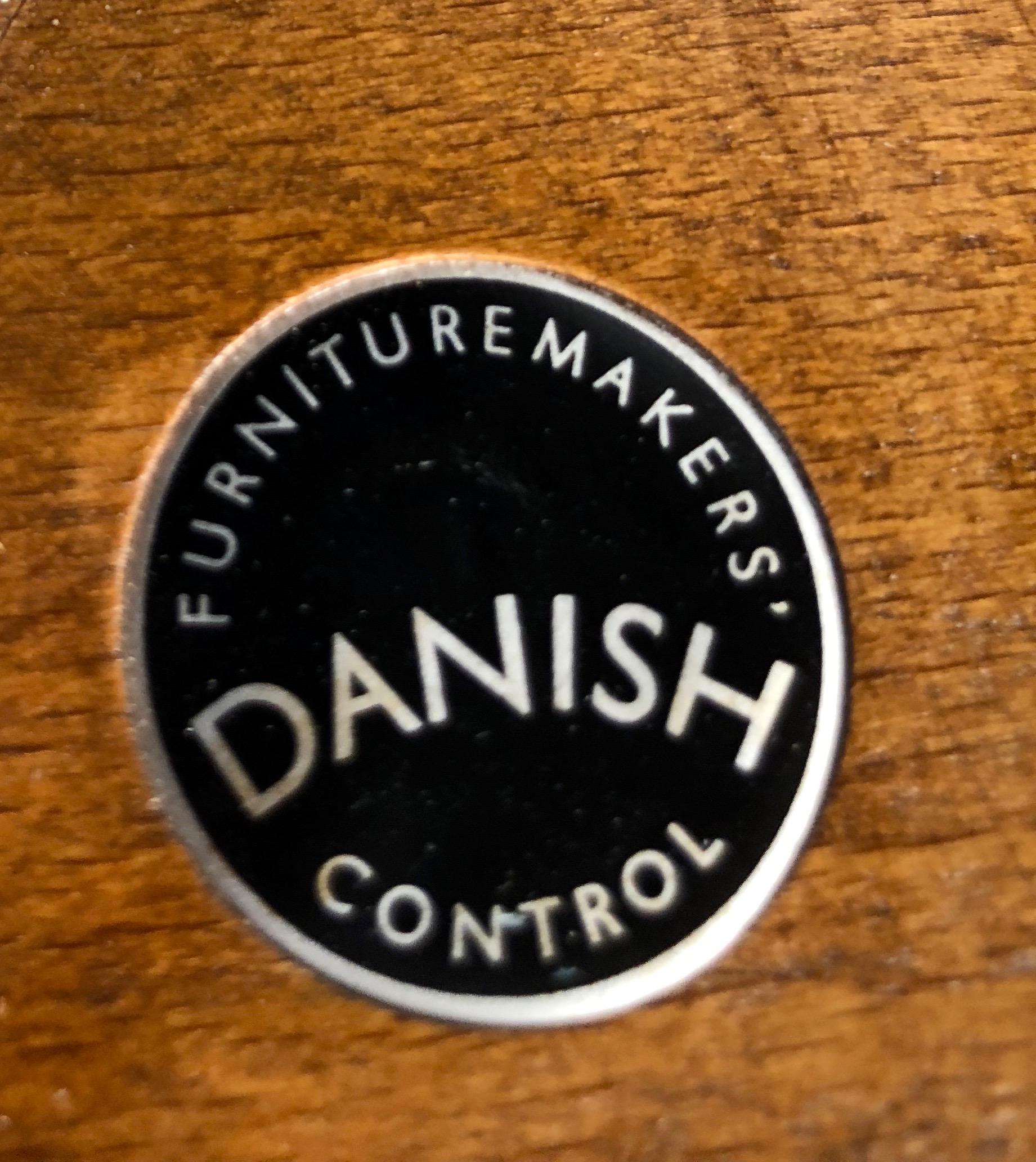 Ib Kofod-Larsen´s Rocking Chair from 1962 4