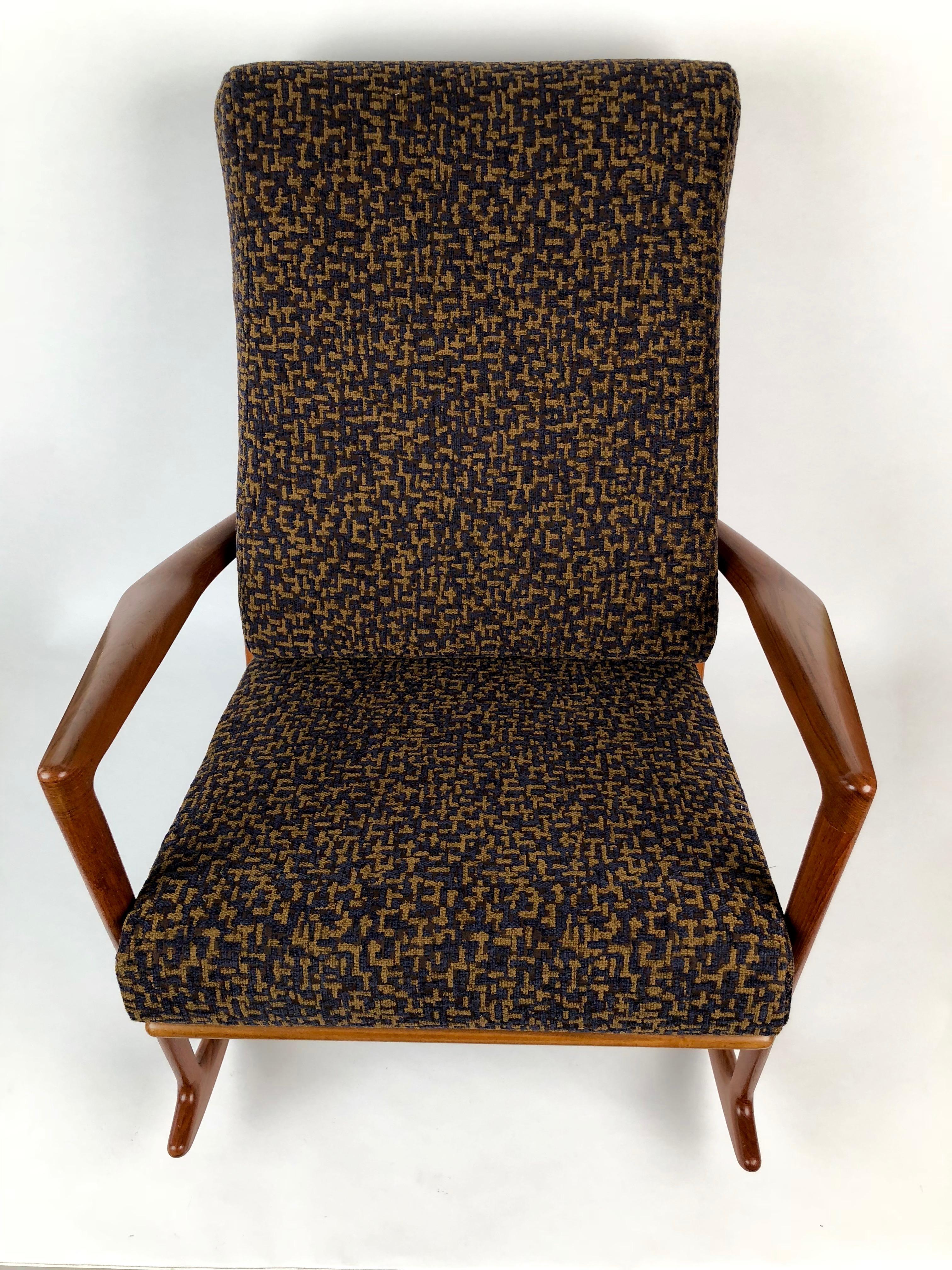 Chaise à bascule d'Ib Kofod-Larsen de 1962 en vente 7