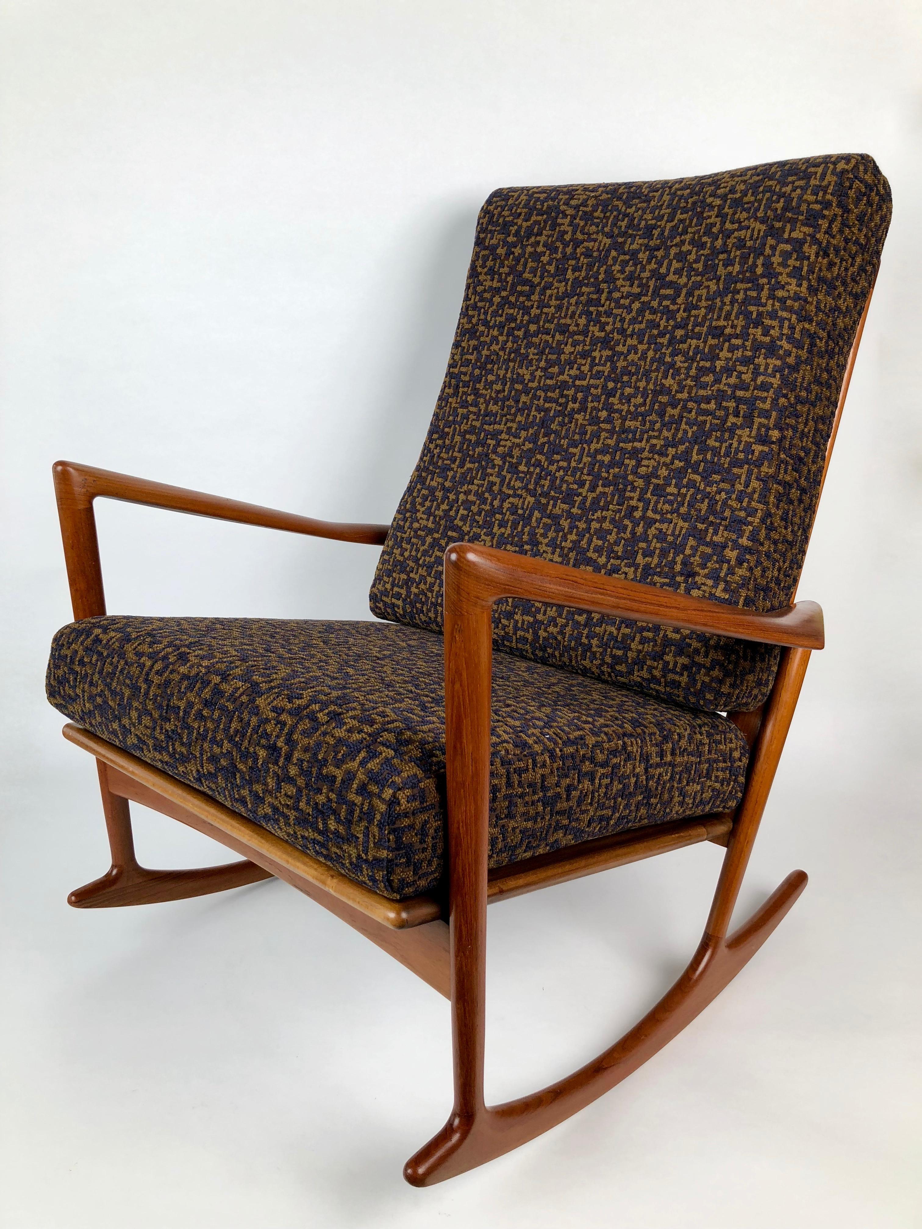Mid-Century Modern Chaise à bascule d'Ib Kofod-Larsen de 1962 en vente