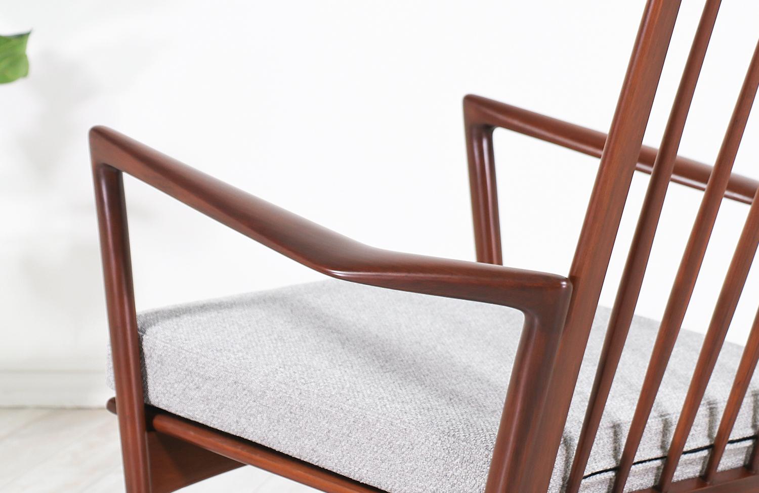 Ib Kofod-Larsen Sculpted Rocking Chair for Selig 1