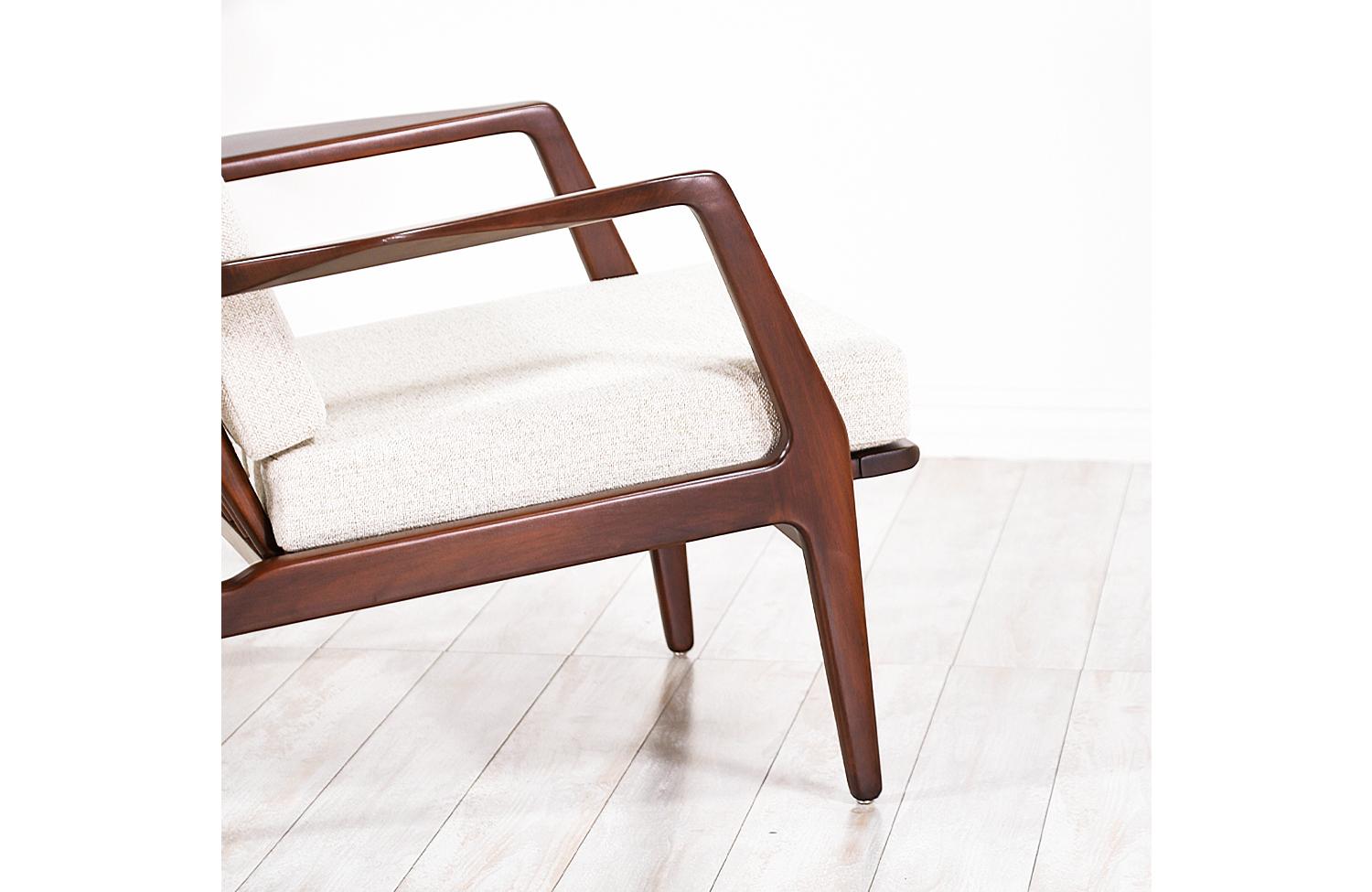 Ib Kofod-Larsen Sculptural Lounge Chair for Selig 3