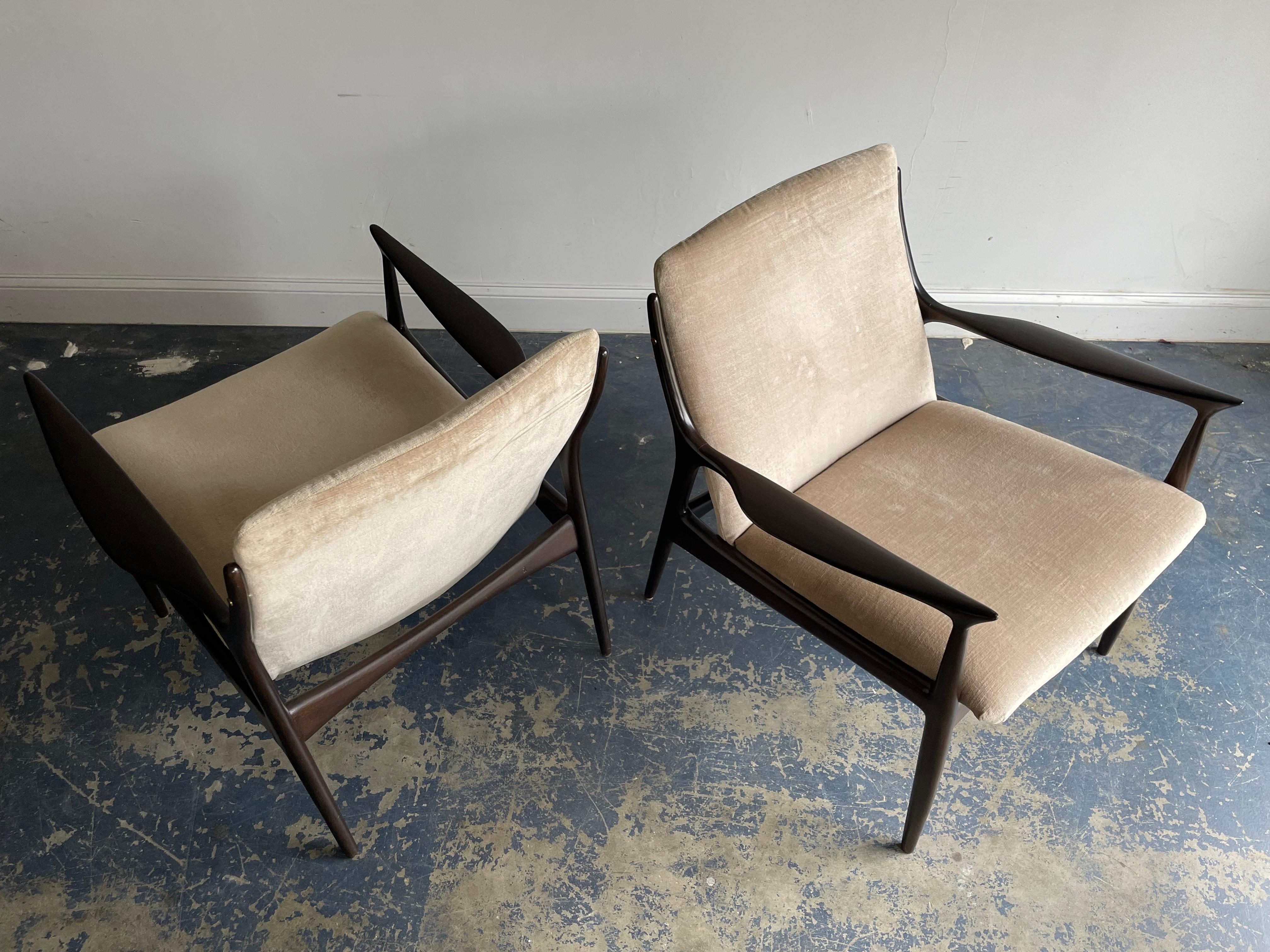 Ib Kofod Larsen Sculptural Lounge Chairs In Good Condition For Sale In St.Petersburg, FL