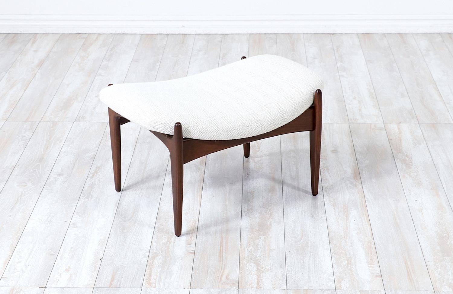 Expertly Restored - Ib Kofod-Larsen Sculptural Reclining Lounge Chair/Ottoman  7