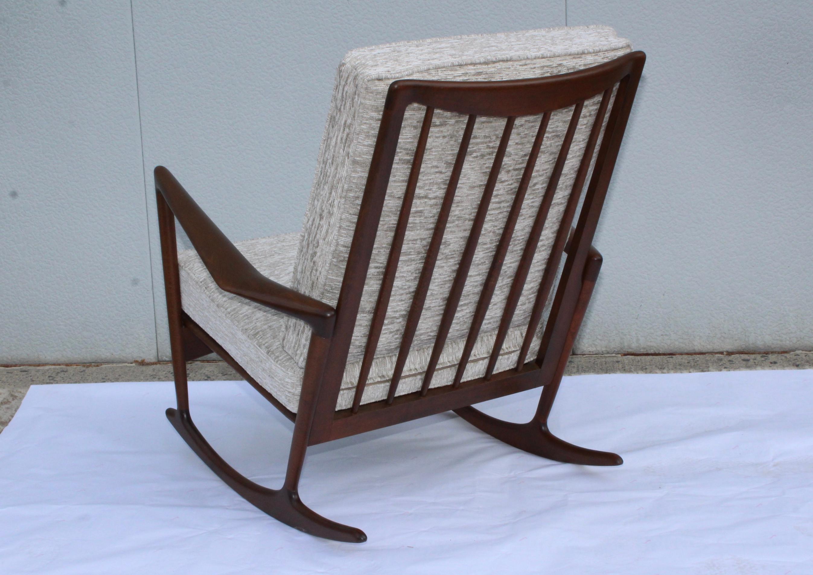 IB Kofod-Larsen Sculptural Rocking Chair For Sale 1