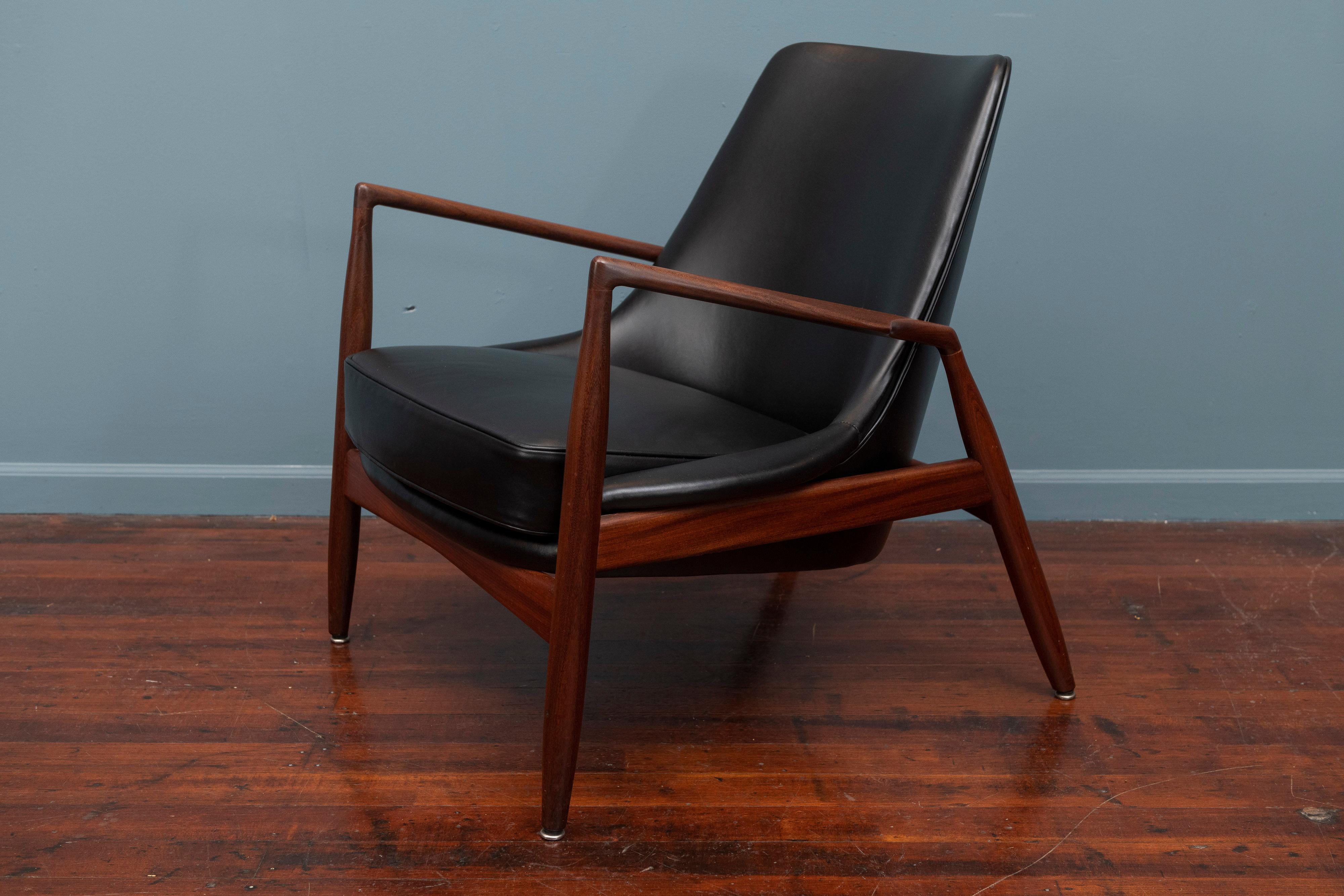 Scandinavian Modern Ib Kofod-Larsen Seal Chair
